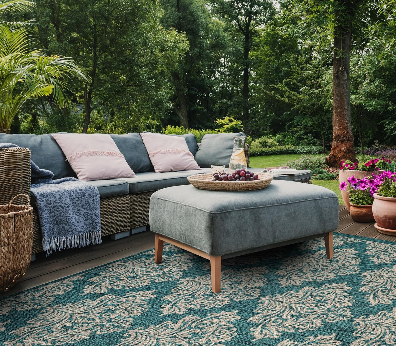 SAFAVIEH Outdoor Area Rug 6'7"x9'6" - Courtyard Collection - Blue & Grey, Weather Resistant, Non-Shedding & Easy Cleaning, Ideal for Patio, Mudroom (CY8668-37221)