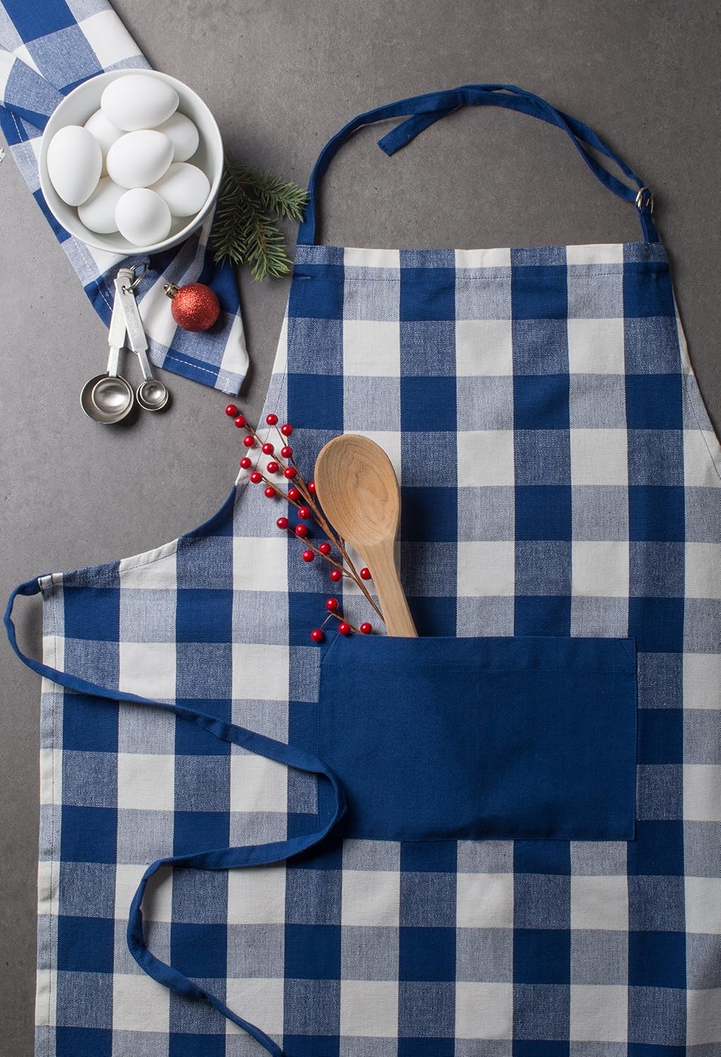 DII Buffalo Check Kitchen Collection, Classic Farmhouse Chef Apron, One Size, Navy & Cream
