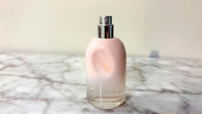 Amazon.com: Glossier You 女裝淡香水1.5 盎司/ 50 毫升: 美容與