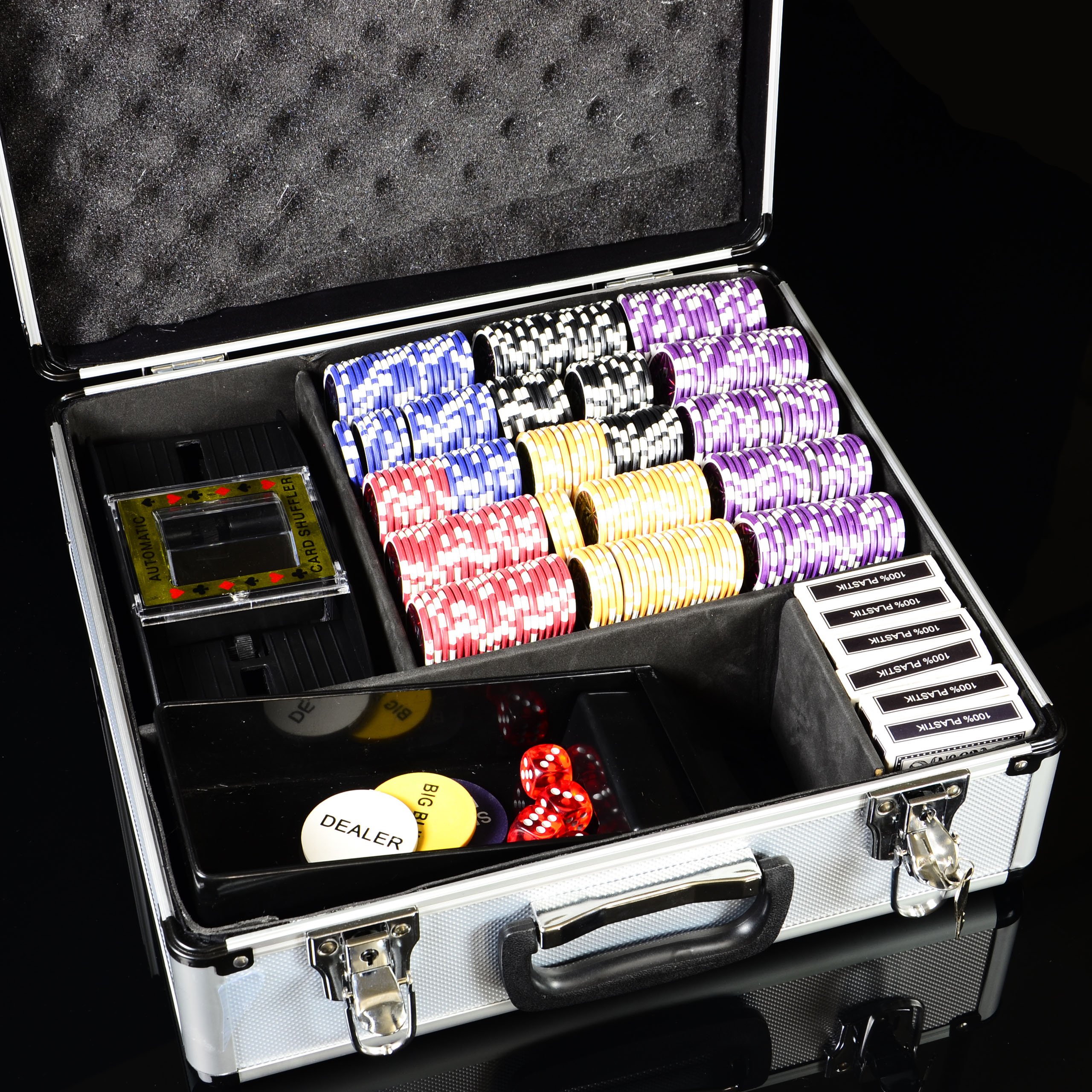 Pokerkoffer DeLuxe Pokerset mit 600 OCEAN CHAMPION CHIPS mit Metallkern á 12 g viel Zubehör Kartenmischer Kunststoffkarten Kartengeber Spielmatte Poker-Komplettset Black Jack Texas Holdem