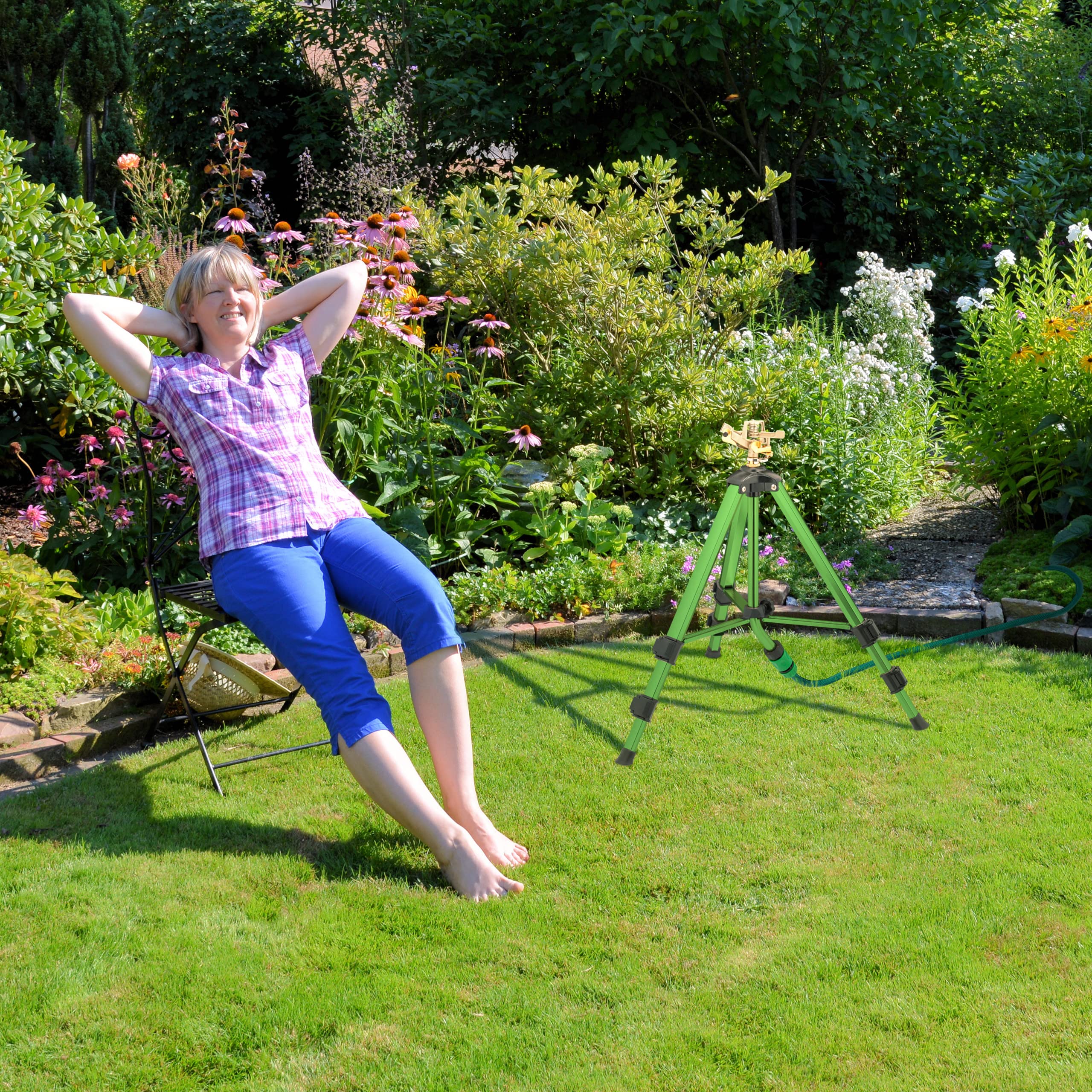 Relaxdays Sprinkler mit Teleskop-Stativ, Sprühradius bis 9 m, Sektorenregner Metall, 360°, Impulsregner, grün/schwarz