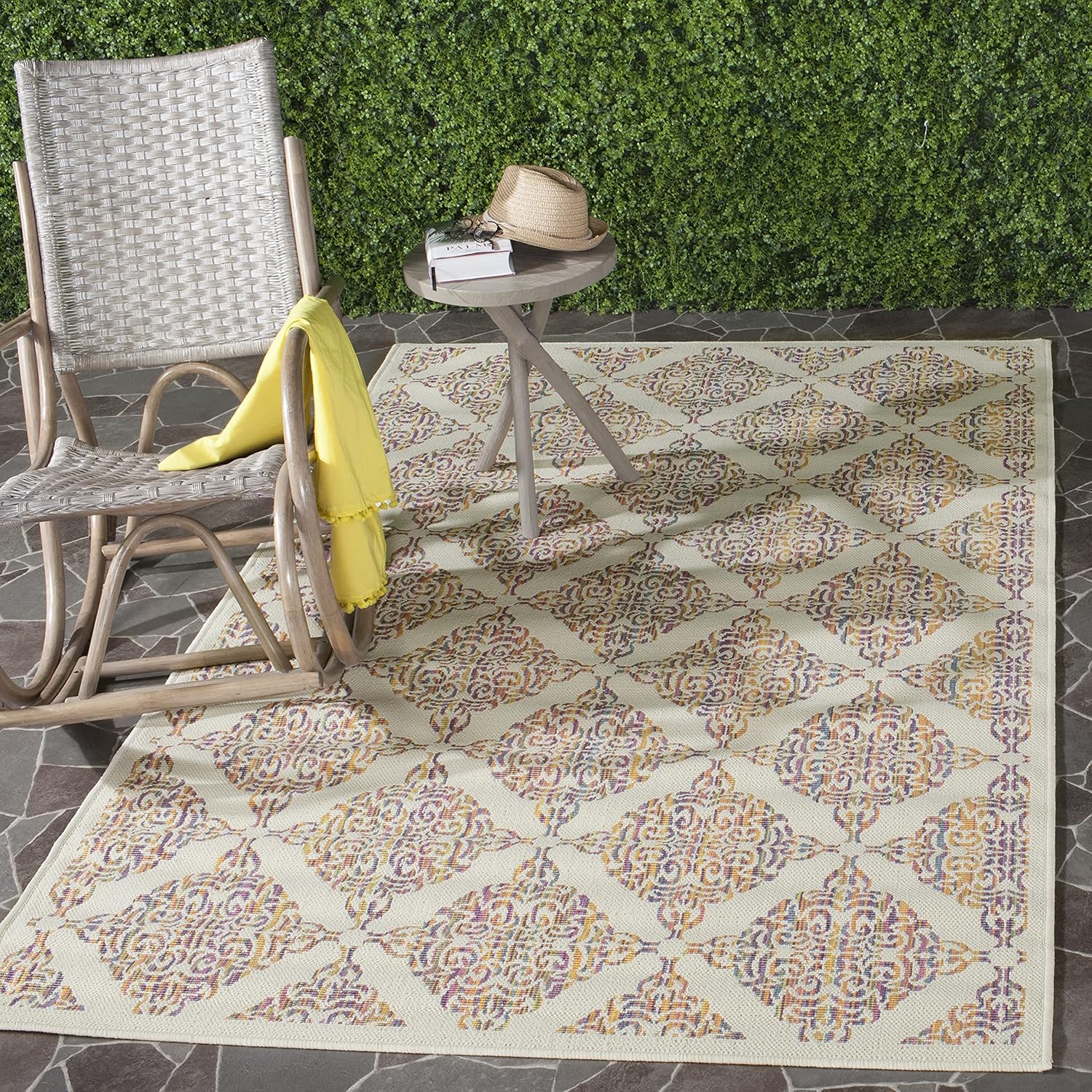 SAFAVIEH Washable Rug Outdoor Havana Collection - 4' x 5'7", Natural & Multi, Non-Shedding & Easy to Clean, Ideal for Patio, Backyard, Mudroom (HAV204A)