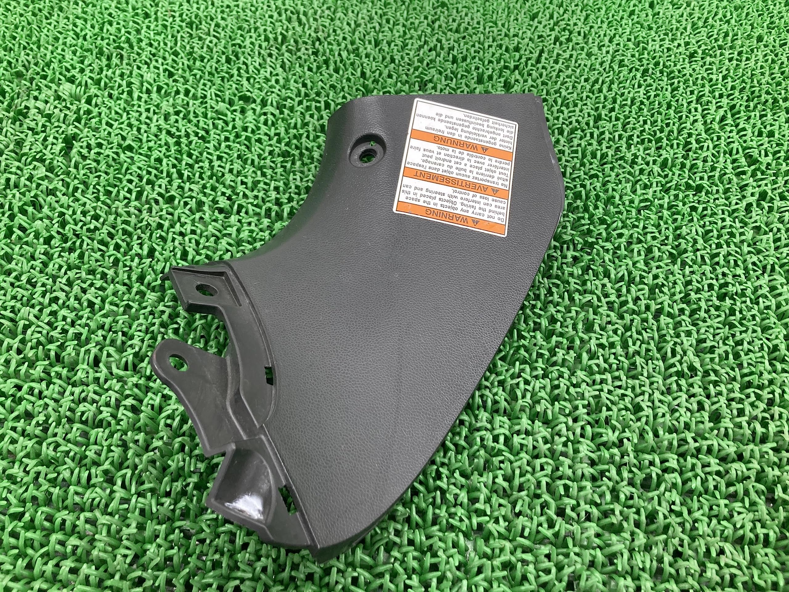 GSX1300Rハヤブサ インナーカウル 右 スズキ 純正 中古 バイク 部品