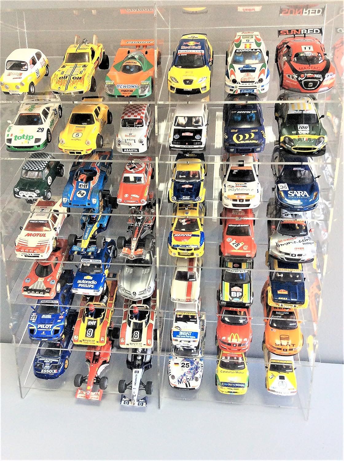 Técnicas Láser 1:32.3.3L7B/42.E Vitrina De Metacrilato, Transparente/Fondo Espejo, Montada mide 62x51x16 cm (altoxanchoxfondo), Set de 13 Piezas