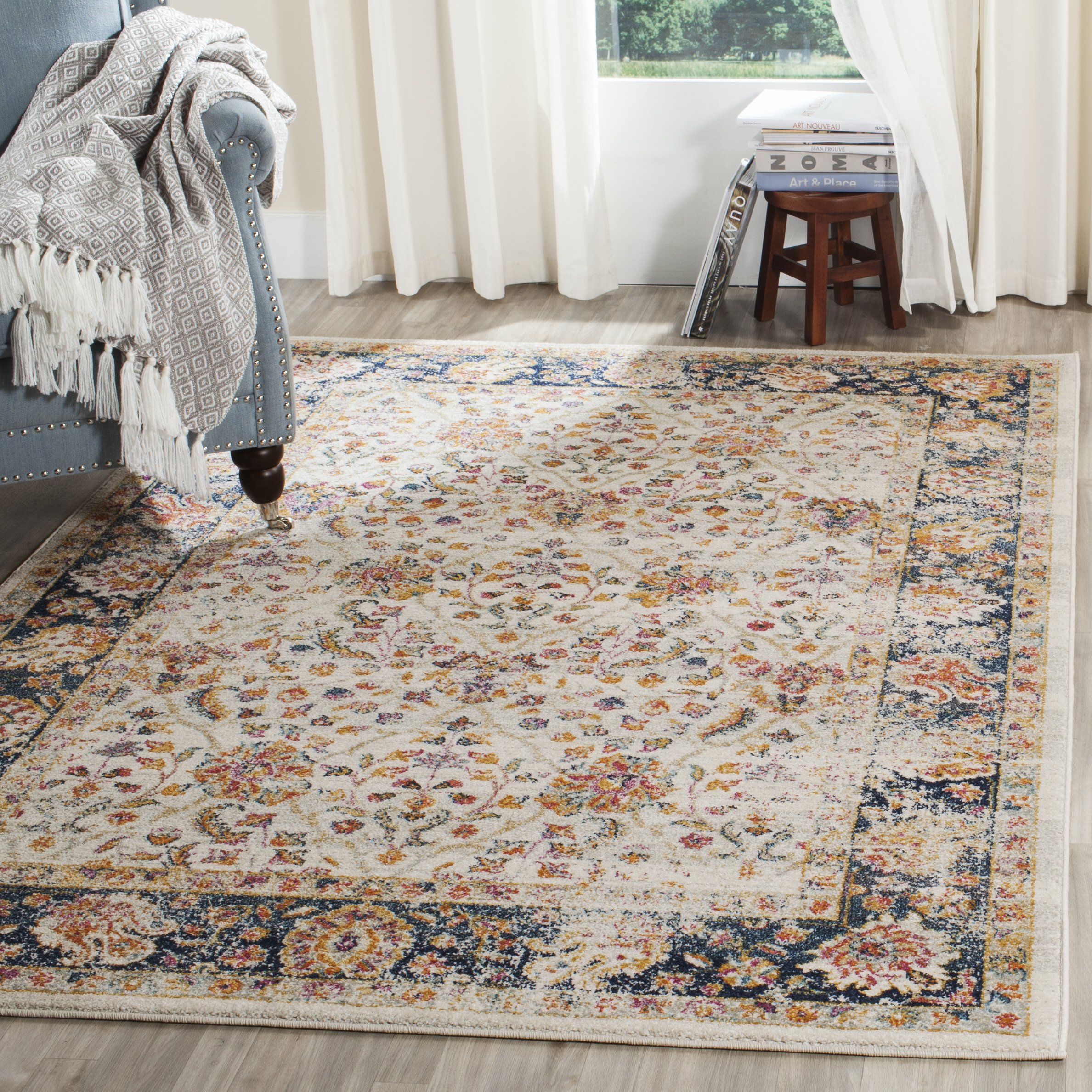 Safavieh Modern Chic Indoor Woven Rectangle Area Rug, Madison Collection, MAD609, in Cream / Navy, 155 X 229 cm for Living Room, Bedroom or Any Indoor Space