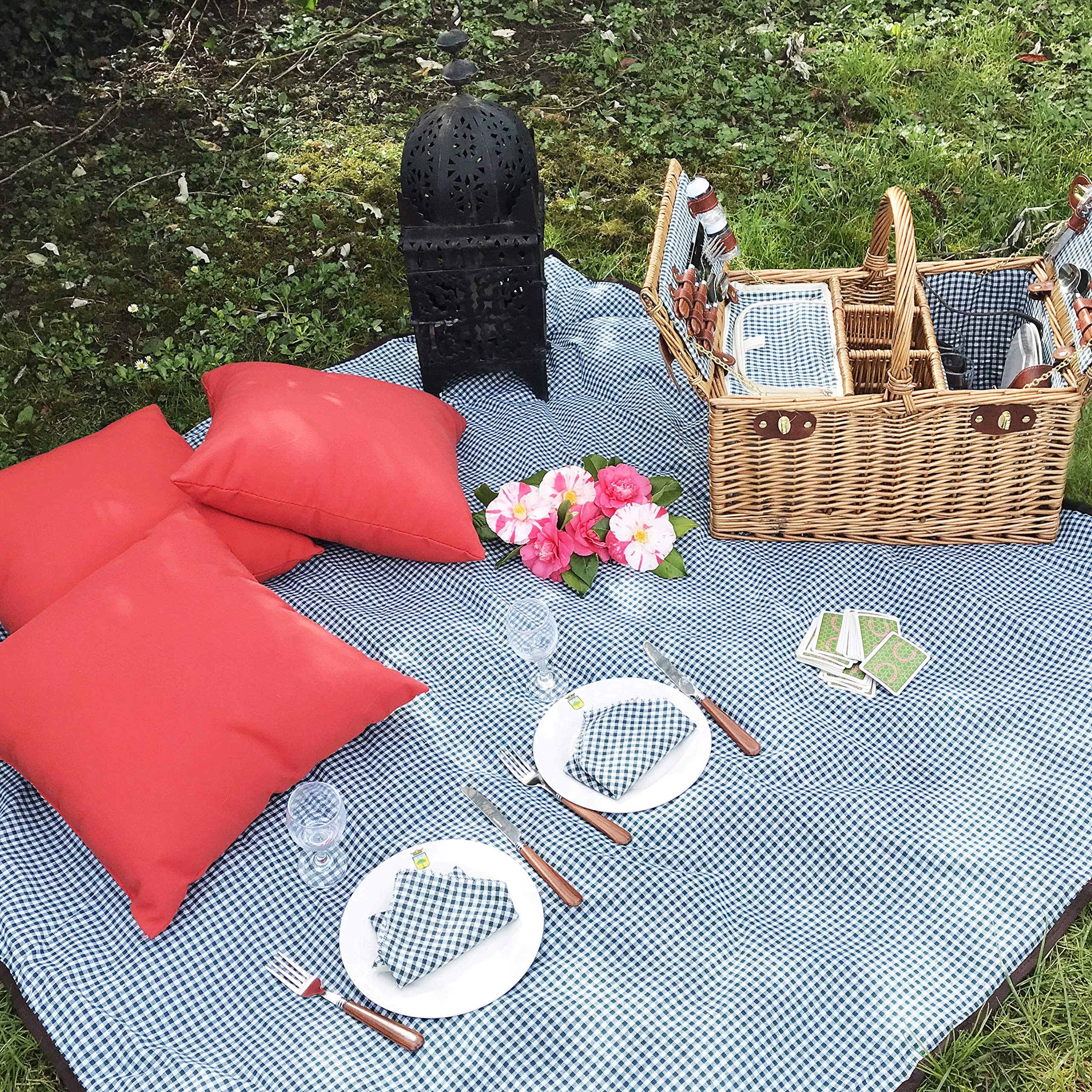 Les Jardins de la Comtesse - Nappe de Picnic Carrée Vichy Vert Foncé - Coton et Revers Etanche Polyester - 140x140cm - 2/4 Personnes - Tapis/Couverture de Picnic Pliable et livrée avec Porte-Nappe