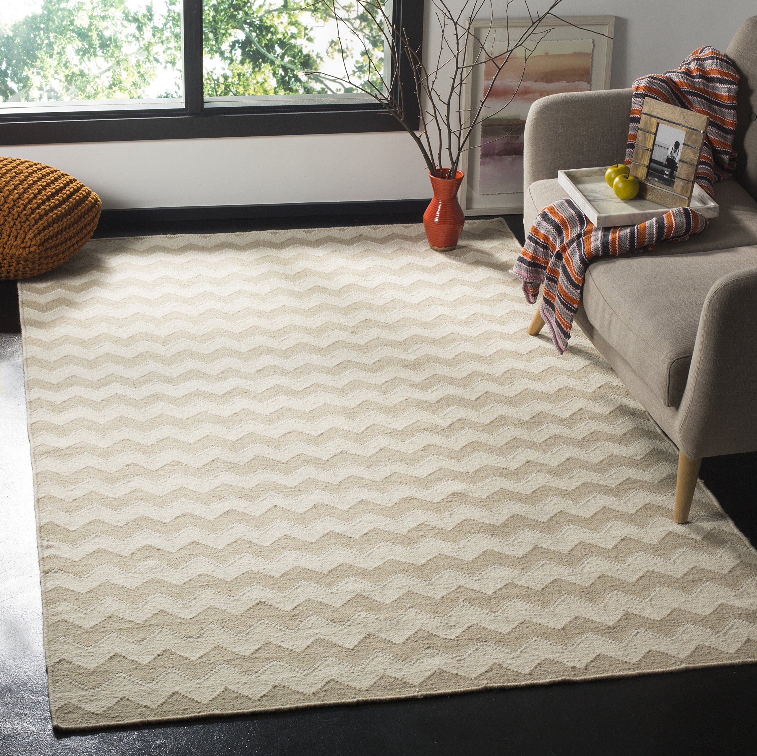 SAFAVIEH Dhurries Collection Area Rug - 6' Square, Beige & Ivory, Handmade Flat Weave Wool & Banana Silk, Ideal for High Traffic Areas in Living Room, Bedroom (DHU644A)