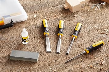 STANLEY Wood Chisel Kit (5 Pieces), Formones, Dynagrip, Carbon Steel Blade, Includes Whetstone/Oil/Case Sizes: 6, 12, 18, 25, 32 mm, 5-16-421