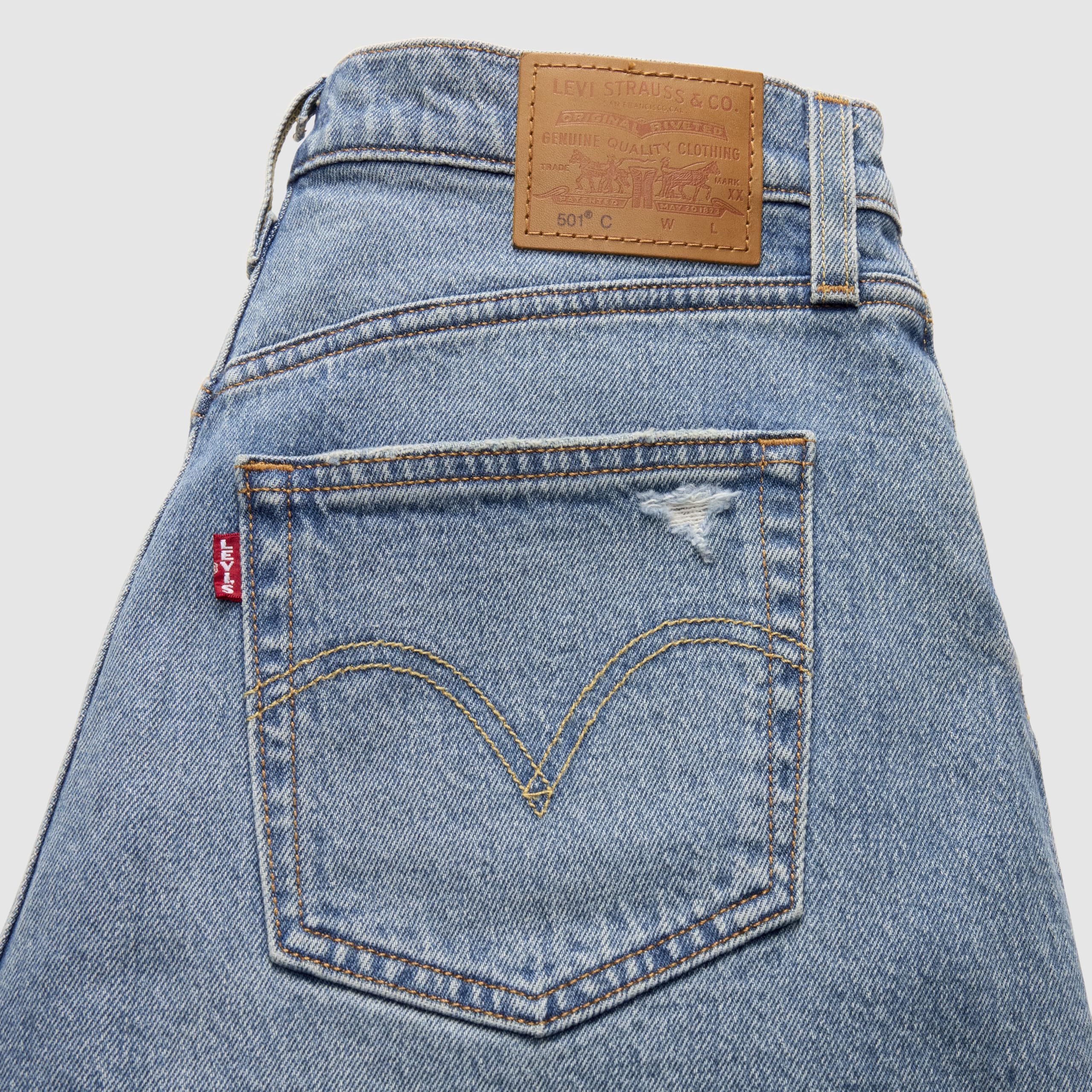 Levi's Damen Jeansshorts 501 Curve mit fransigem Saum, Mid Rise, Blau (En Masse), 30 Ansicht 7