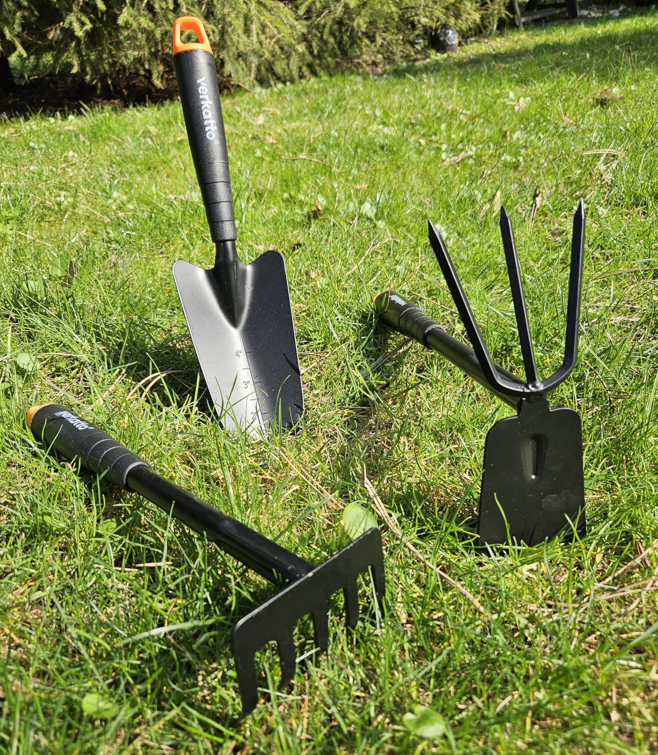 Mivos Set Attrezzi Manuali da Giardino in Acciaio - 3 Pezzi - Piccola Pala - Rastrelli a 5 Denti - Doppia Zappa Tridente - Kit di Strumenti da Giardinaggio per Scavare Diserbo Piantare Piante e Fiori