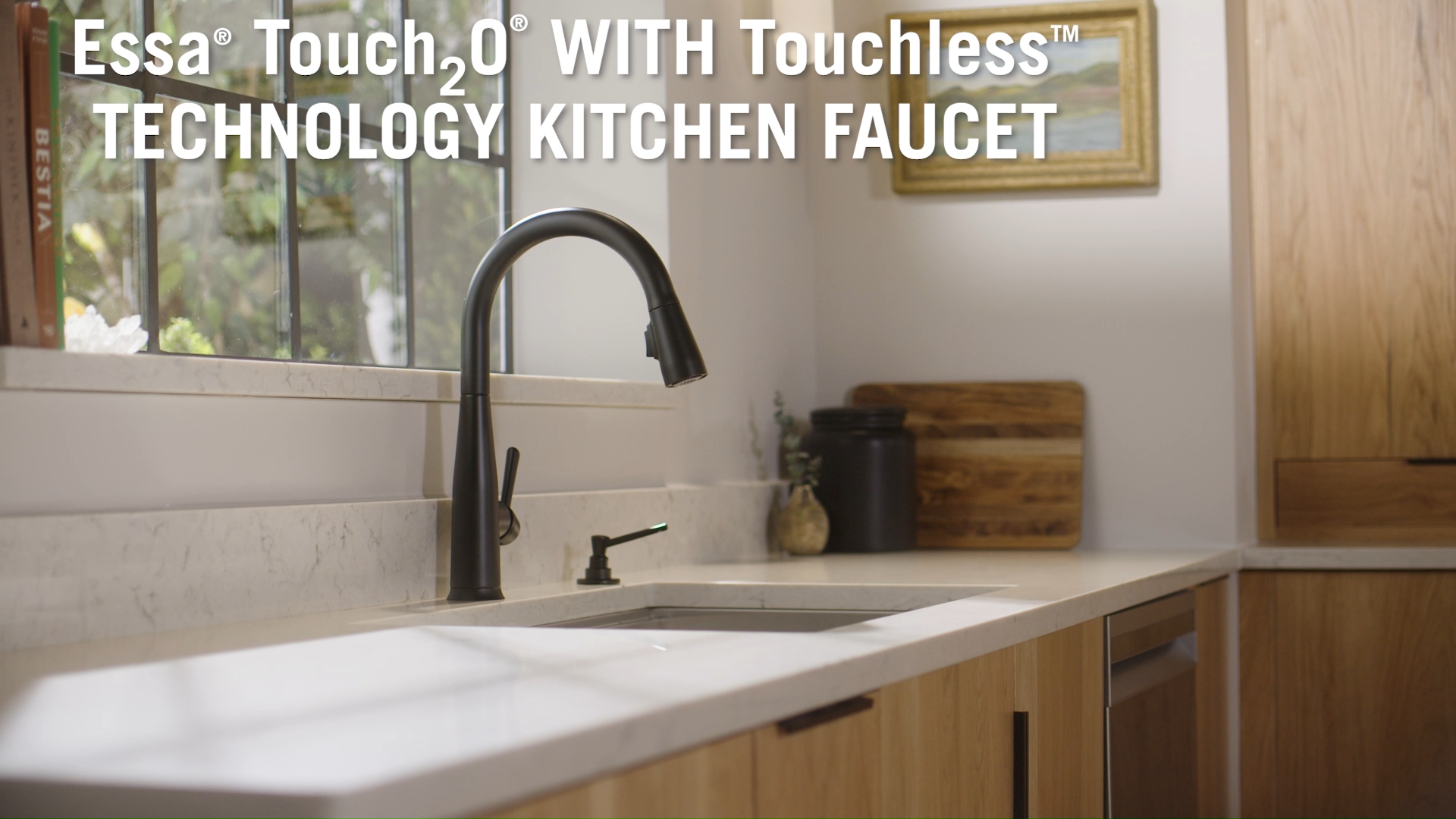 Delta Essa Touchless Kitchen Faucet with Touch Technology, Matte