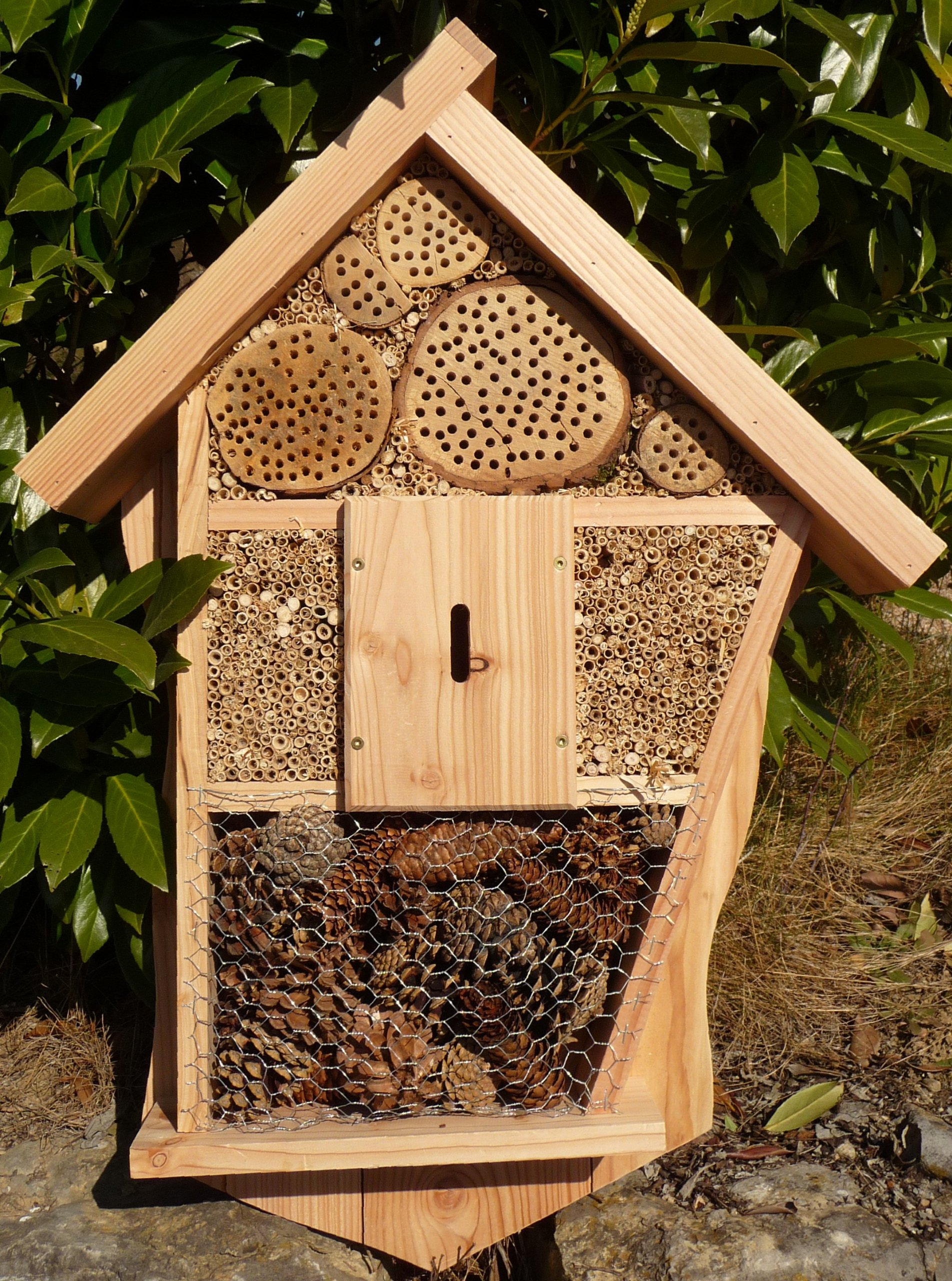 INSEKTENHOTEL XXXL 84 x 62 cm Masivholz Made in Germany in TOP QUALITÄT