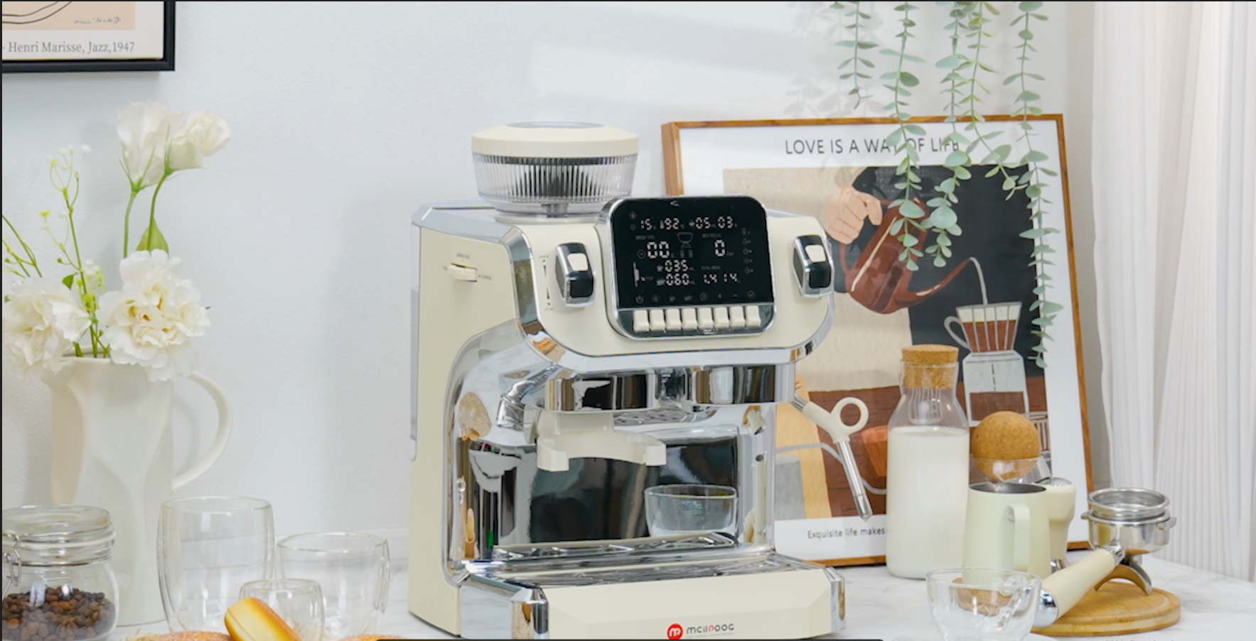 Watch Mcilpoog TC520 Espresso Machine With Grinder on Amazon Live