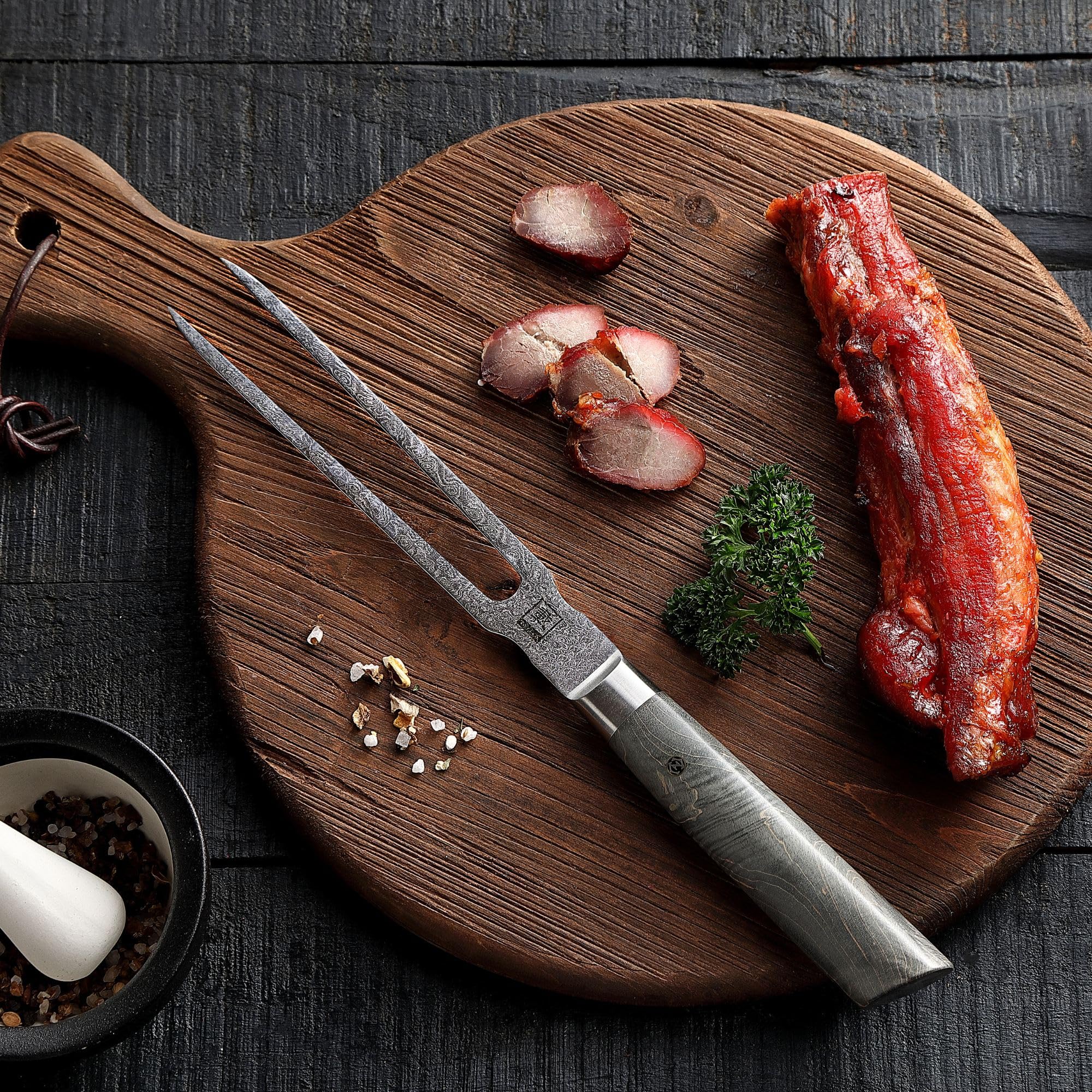 Zayiko Professional Series Damast Tranchiergabel 31 cm mit Ahornholzgriff | Fleisch- und Grillgabel mit 2 langen Zinken; 67 Lagen Damaststahl mit VG-10-Kern, für Braten und Grillgut, inklusive Holzbox.