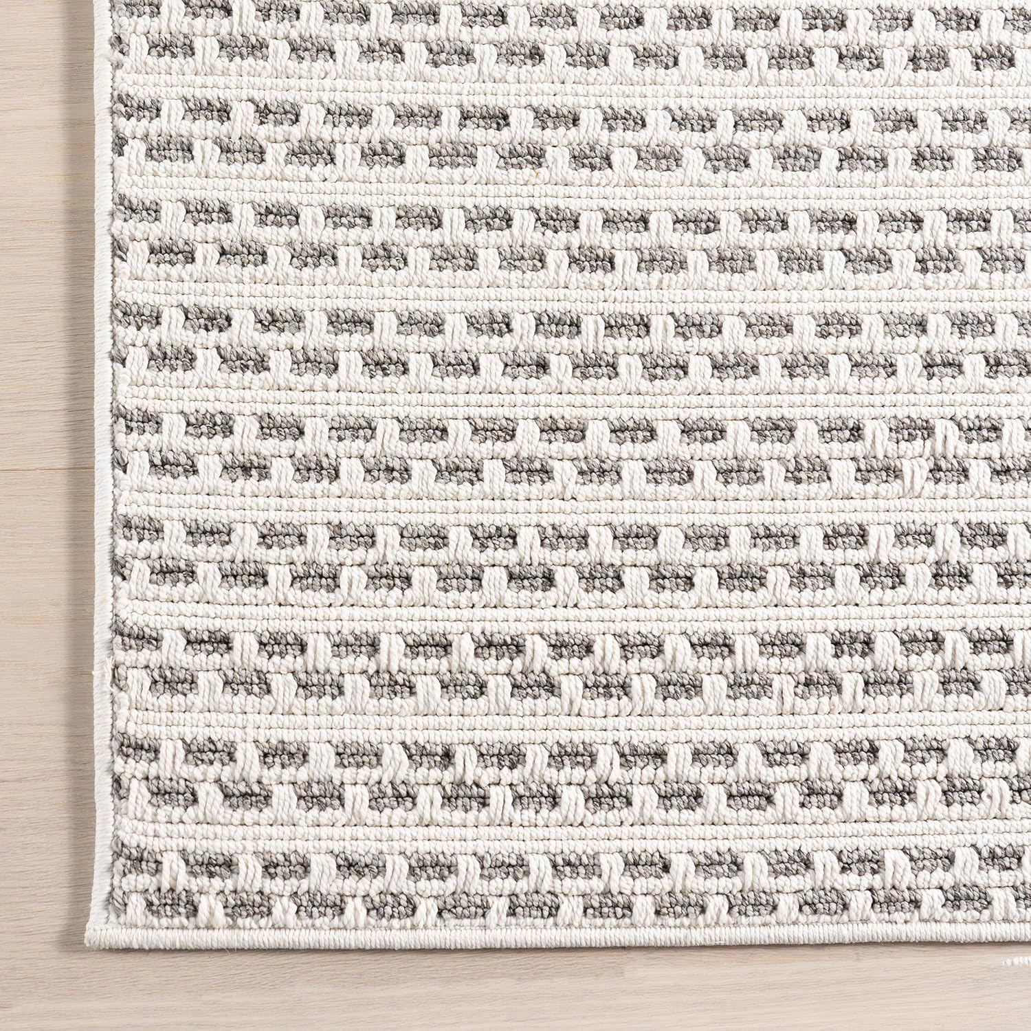 Havanah Cream Geometric 4' x 6' Synthetic Area Rug