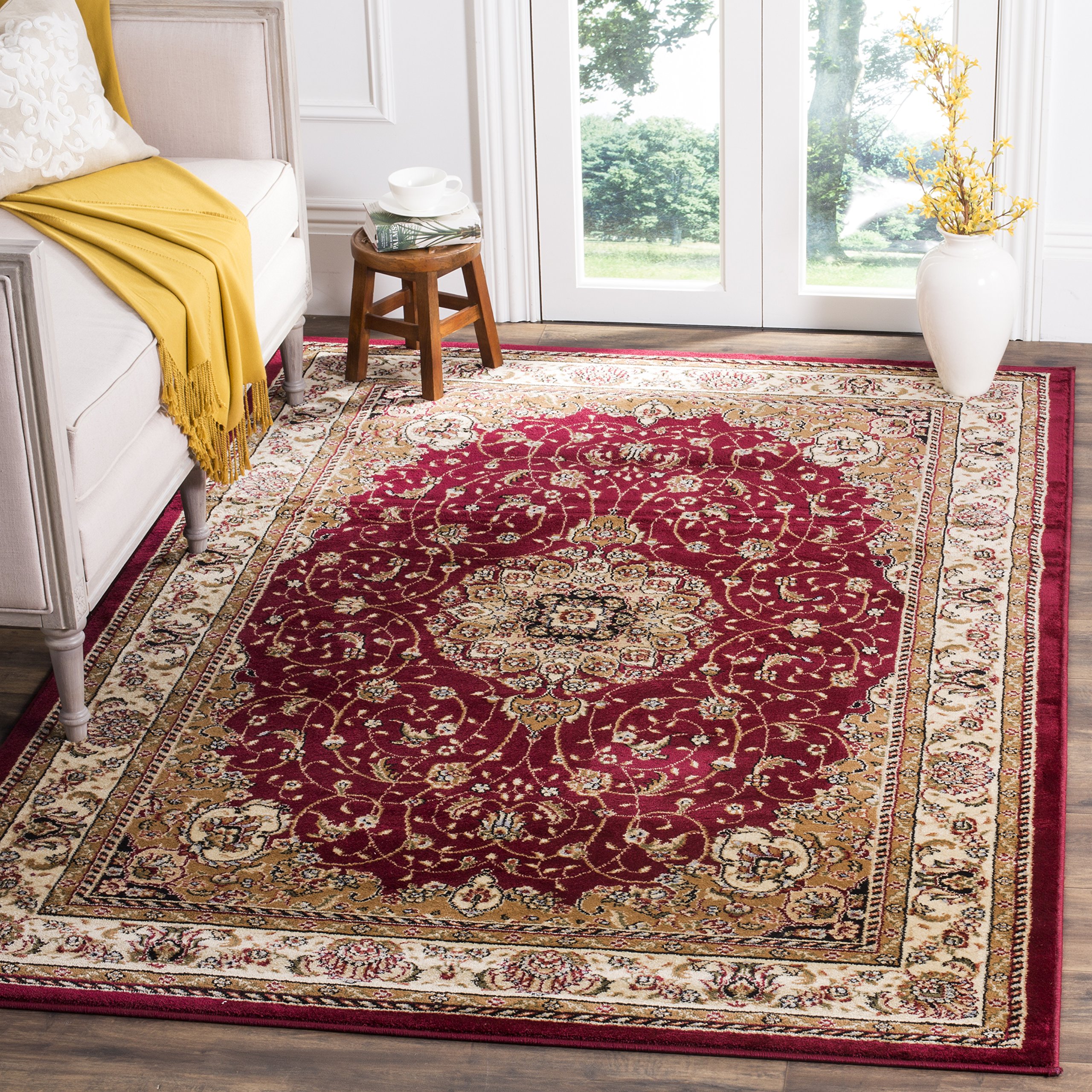 SAFAVIEH Lyndhurst Collection Area Rug - 8' x 11', Red & Ivory, Traditional Oriental Design, Non-Shedding & Easy Care, Ideal for High Traffic Areas in Living Room, Bedroom (LNH329C)
