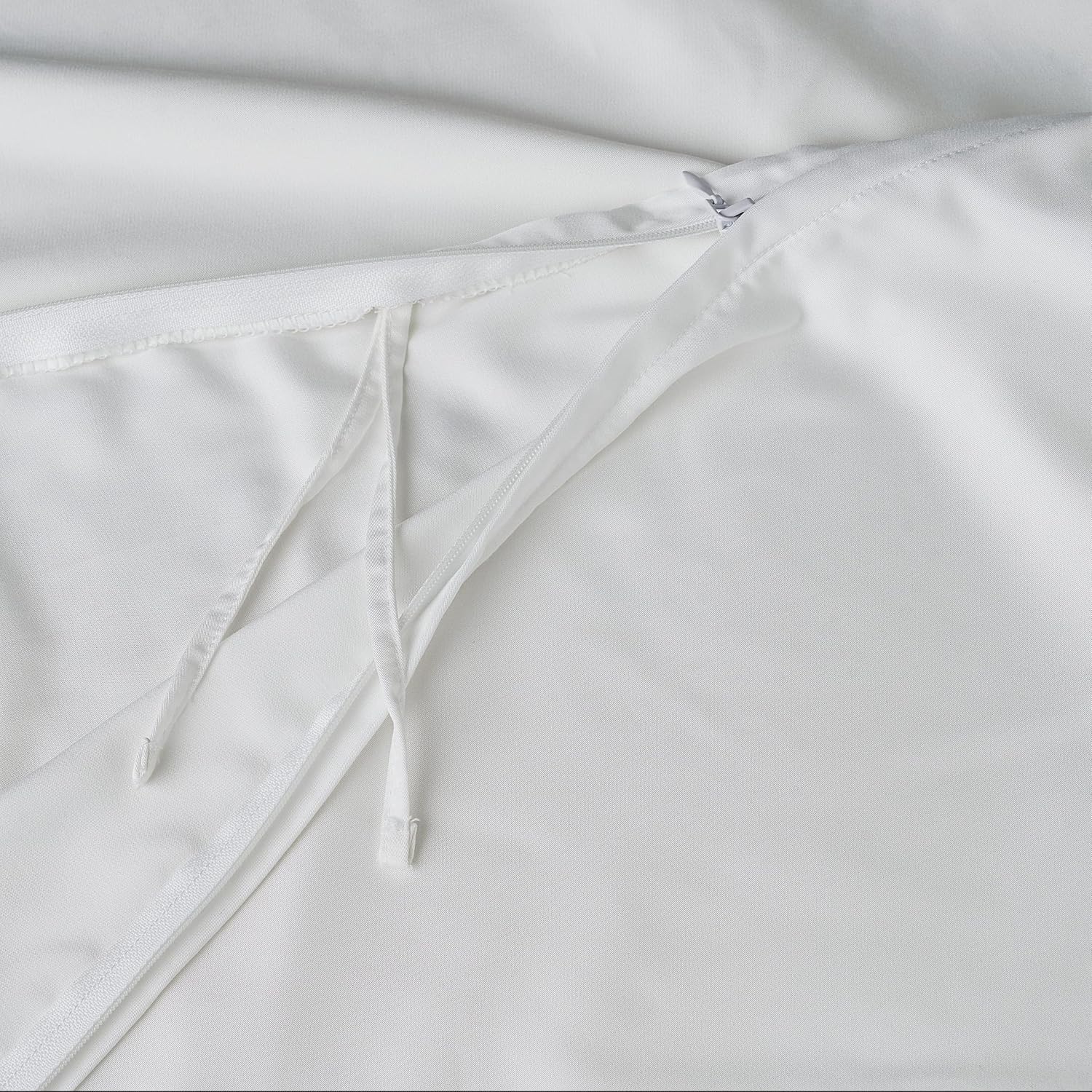 Duvet Cover for Fluffy Weighted Blanket, Breathable Soft Removable Cooling Comforter Cover for All Season (White, 48"x72" Duvet Cover) - Image 4