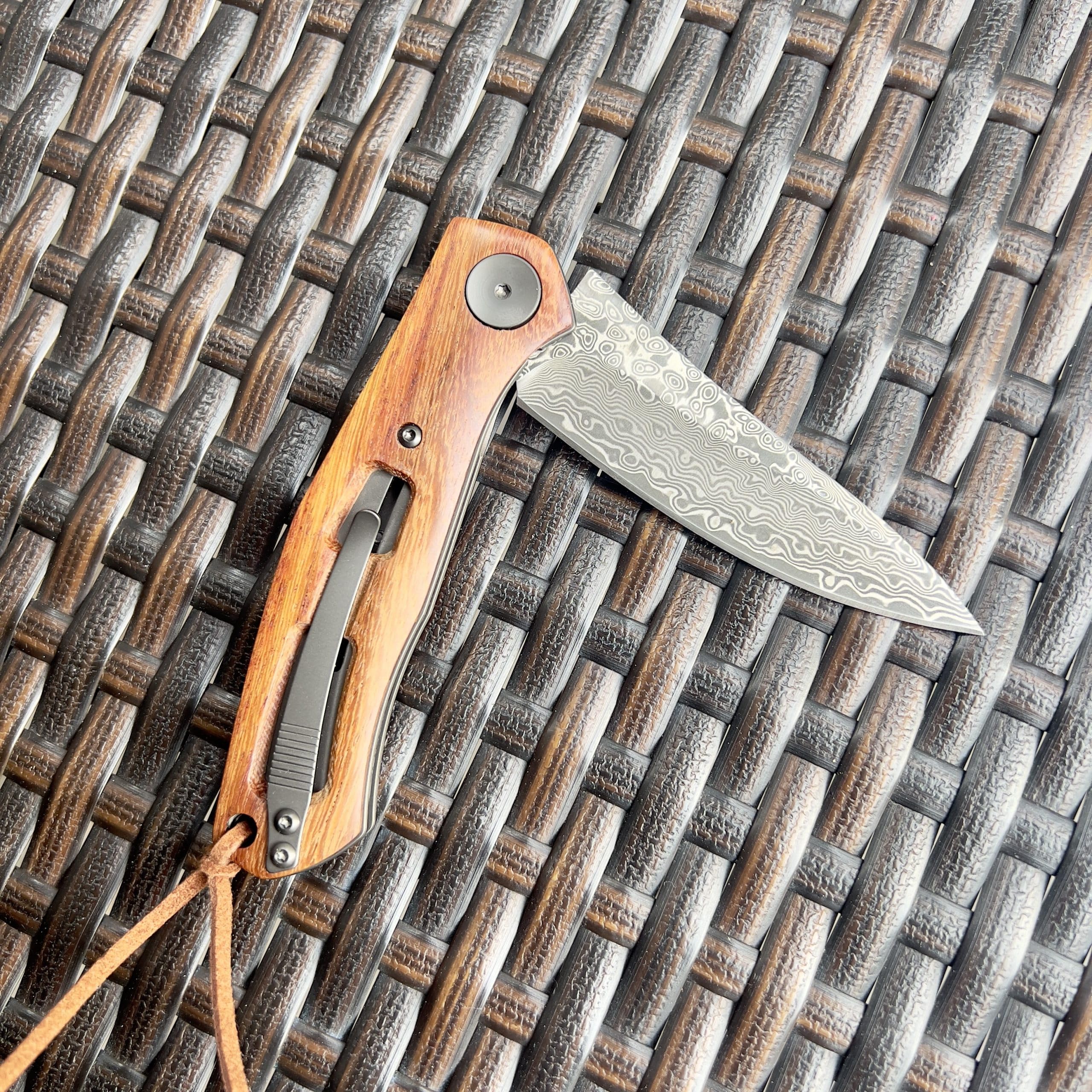 Coltello Pieghevole Tascabile Damasco Lusso Acciaio 67 Strati VG10 Damasco Lama Affilata Manico Legno Collezione Regalo Festa Padre Uomo EDC Pesca Caccia Clip Linerlock Artigianato Suminagash