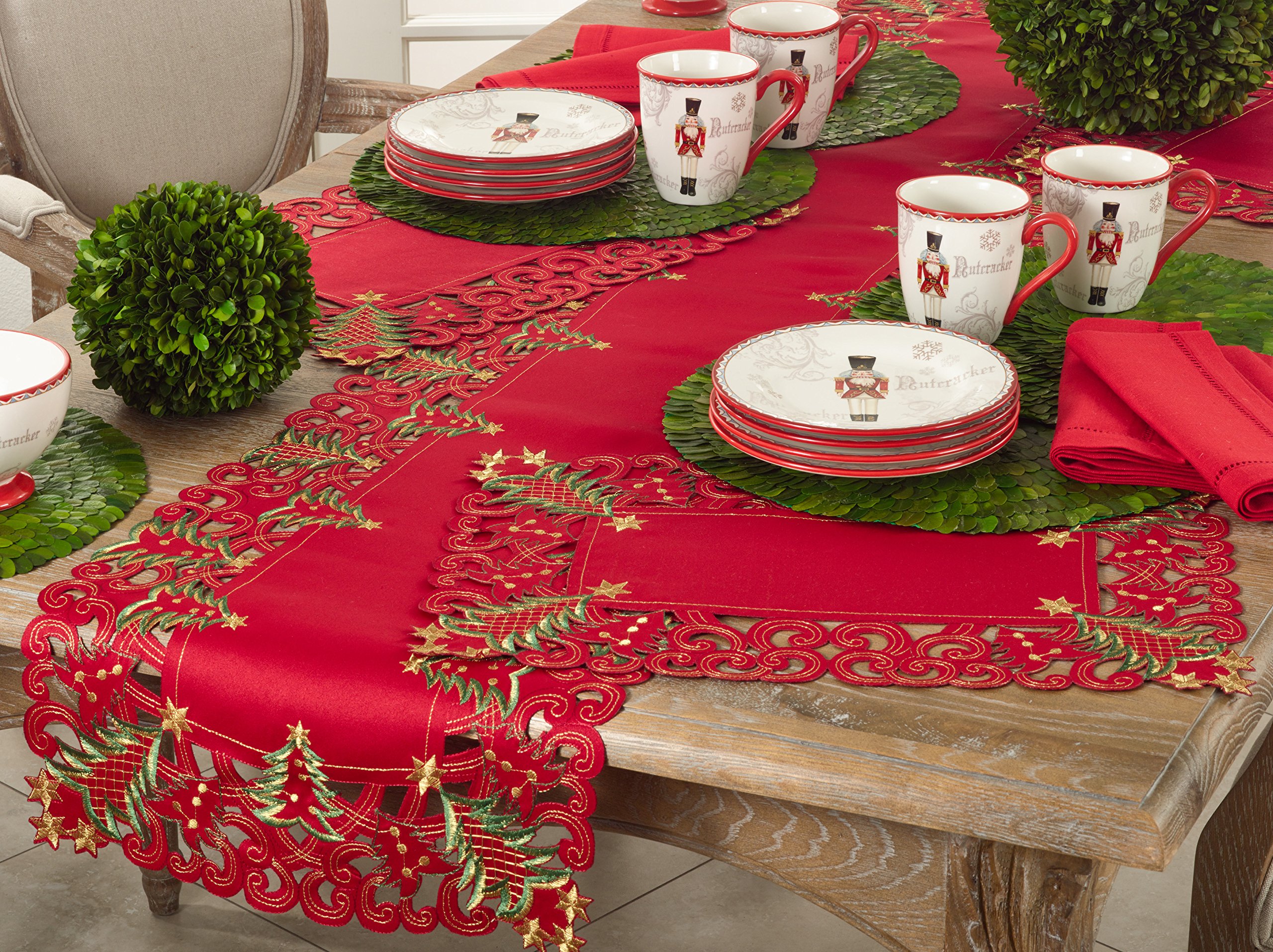 Saunders-Roe Lifestyle Pandoro Collection Weihnachtsbaum Tischdecke, rot, 67" x 160"