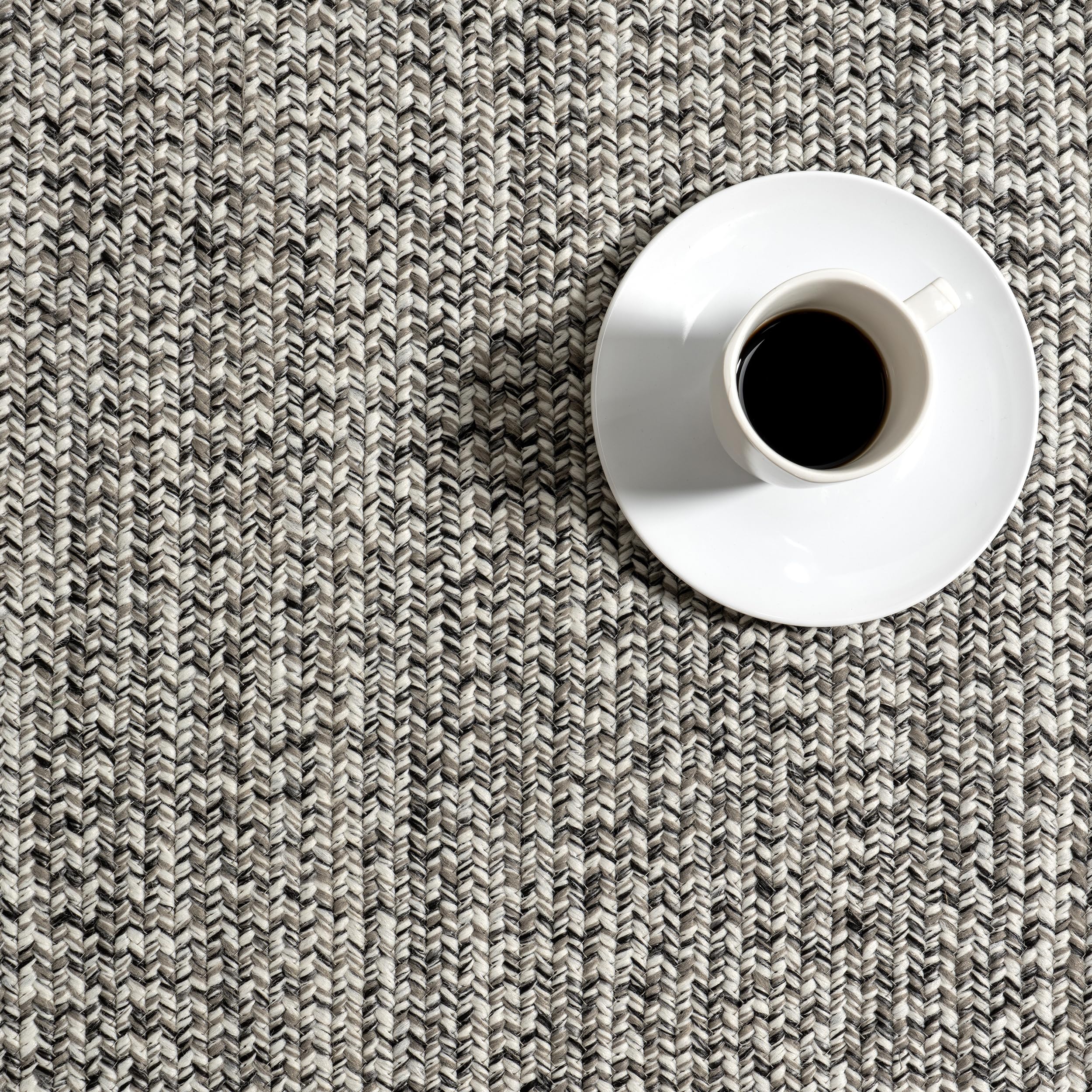 Amazon.com: nuLOOM 2' x 3' Solid Hand Braided Indoor/Outdoor Area