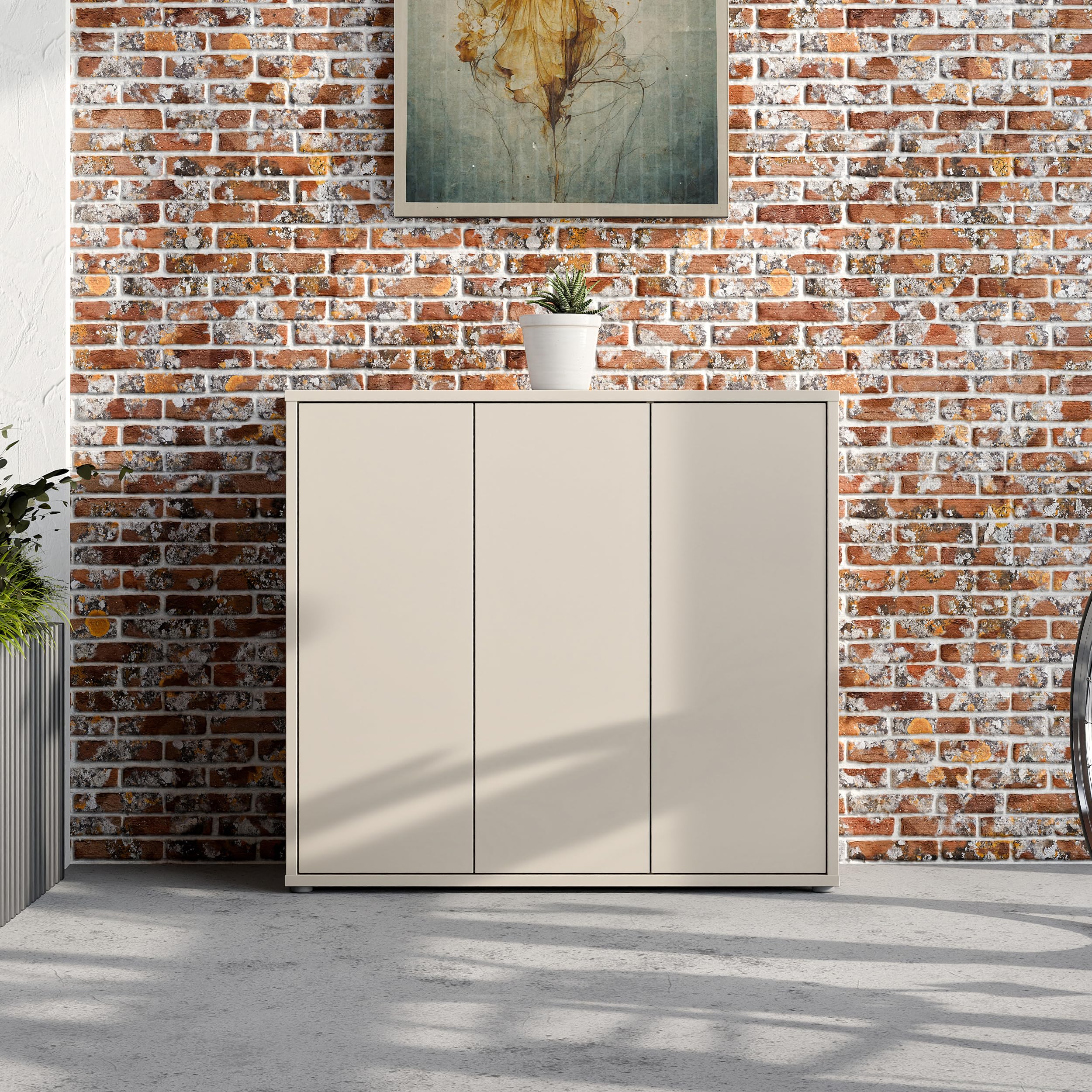 Forte Alice Springs Schuhschrank 100 110, Flurschrank mit 3 Türen und 8 Einlegeböden, Holzwerkstoff, Kaschmir Beige, 109,2 cm breit x 99,1 cm hoch x 34,9 cm tief