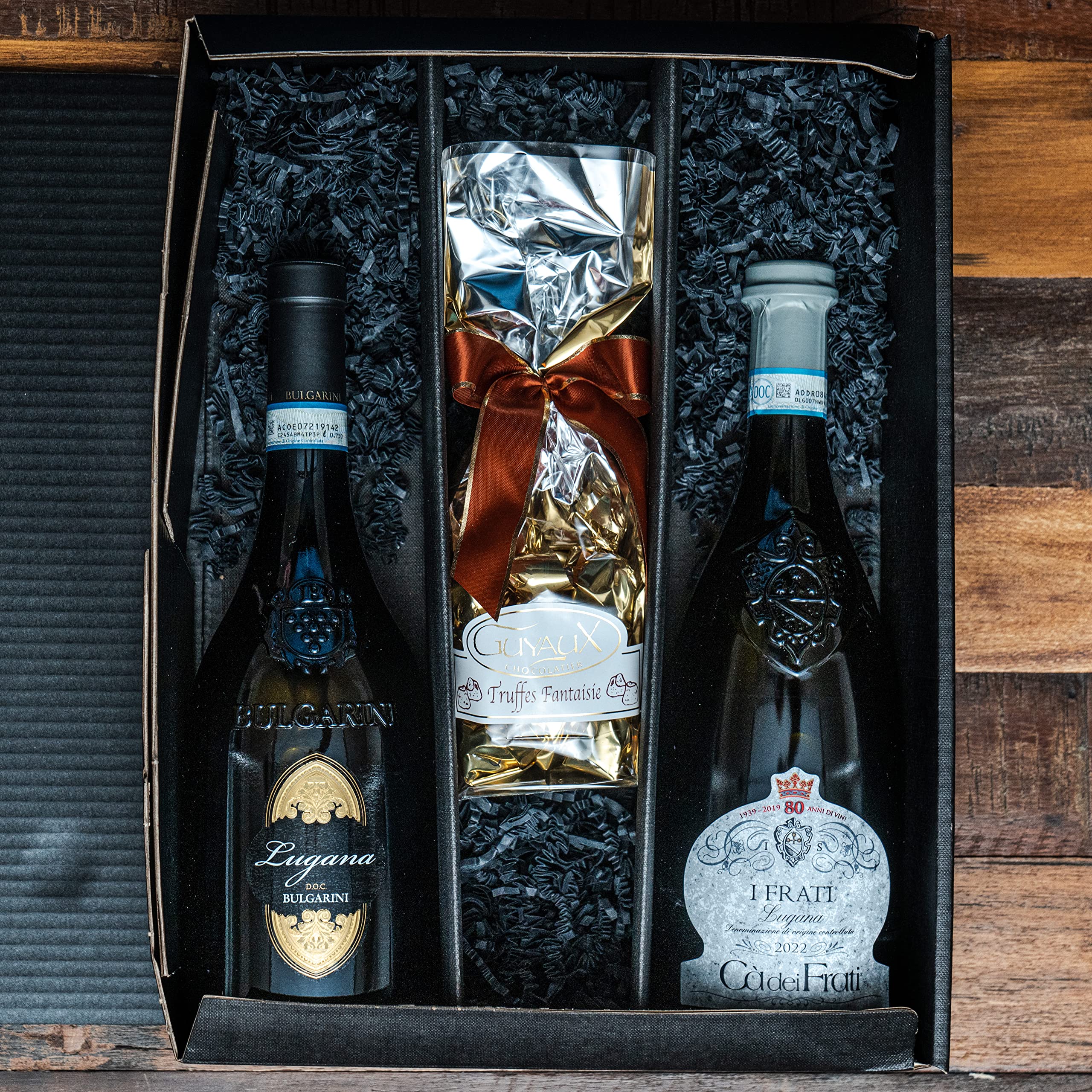 Geschenkset Lugana, Weißwein aus Italien, mit Schokoladentrüffeln in schöner Präsentverpackung