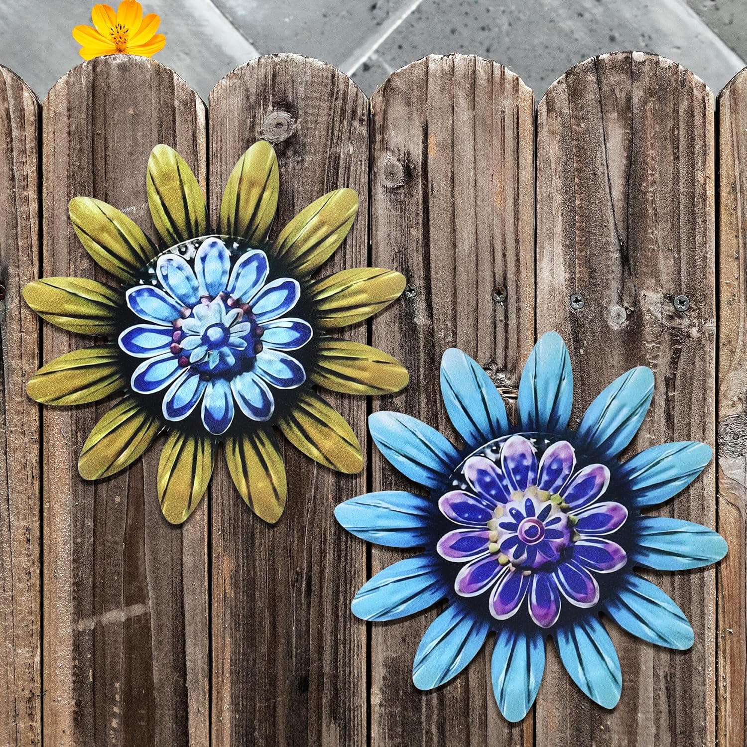 2 PCS Metal Sunflowers Garden Ornaments Outdoor,3D Wall Art Big Sunflowers Decorations Colorful Wall Hanging Sculptures Ornaments For Home Outdoor Garden Yard Sheds Walls Fences Porch Patio Decor