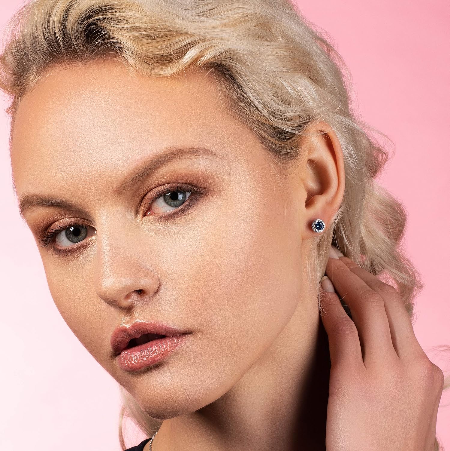 Namana Halo Stud Earrings with White or Coloured CZ. Available with Blue, Green, Red, Light Blue or Clear Stones in Silver, Gold and Rose Gold