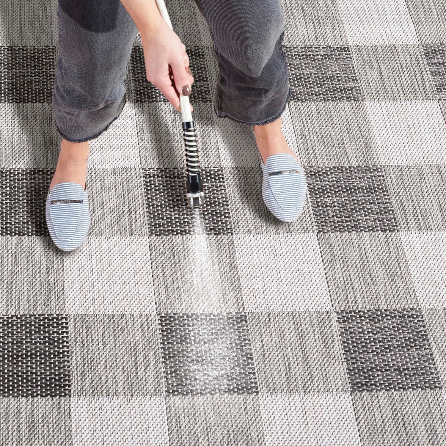 SAFAVIEH Washable Rug Outdoor Courtyard Collection - 6'7 Square, Grey & Dark Grey, Checkered Pattern, Non-Shedding & Easy Cleaning, Ideal for Patio, Backyard, Mudroom (CY6442-55321)