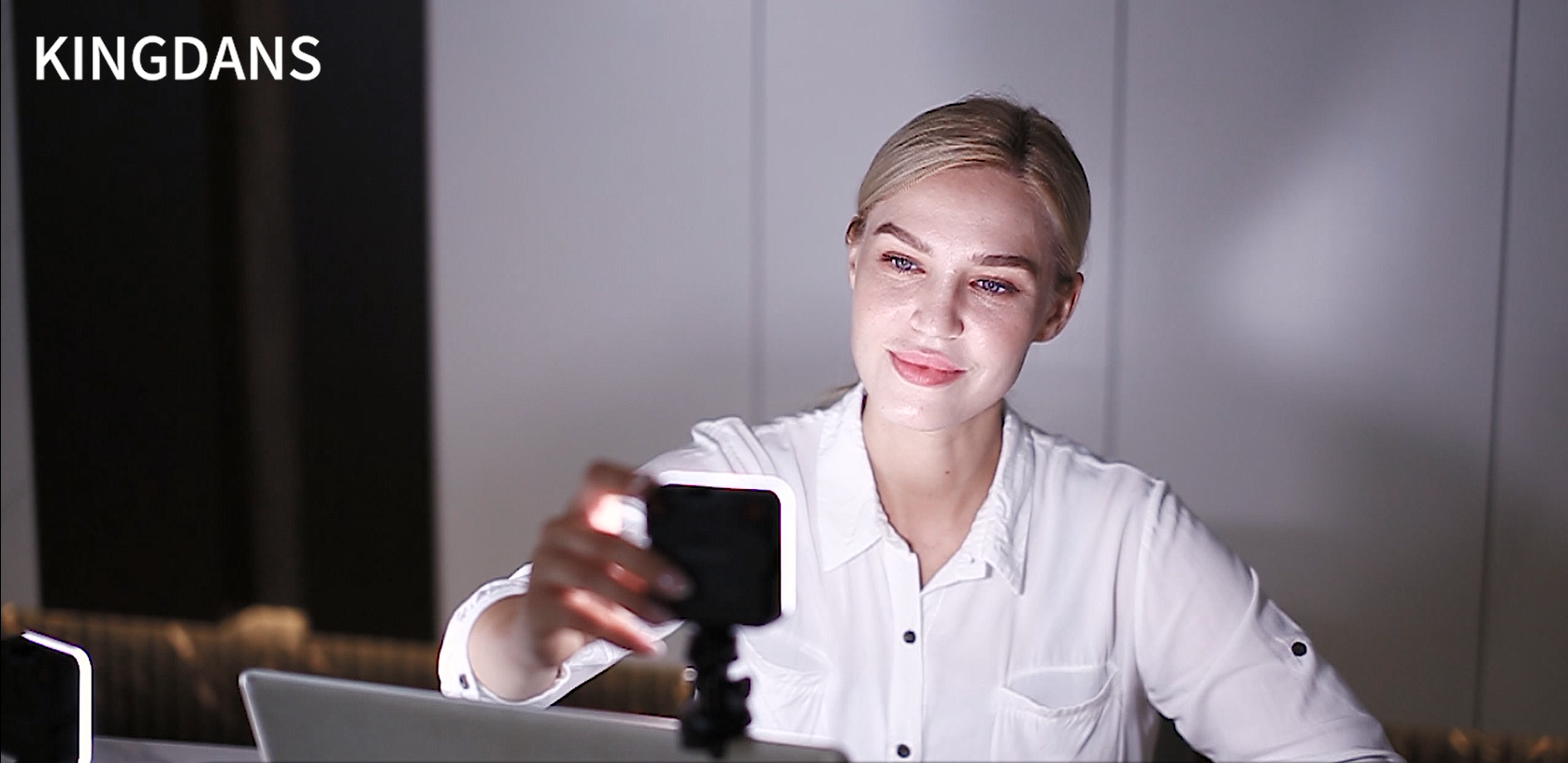 LED Videokonferenz Licht Videoleuchte mit Clip, Stativ, 360 °Gimbal, mit 3000mAh Eingebautem Akku, Dimmbare Fotolicht… – Bild 8