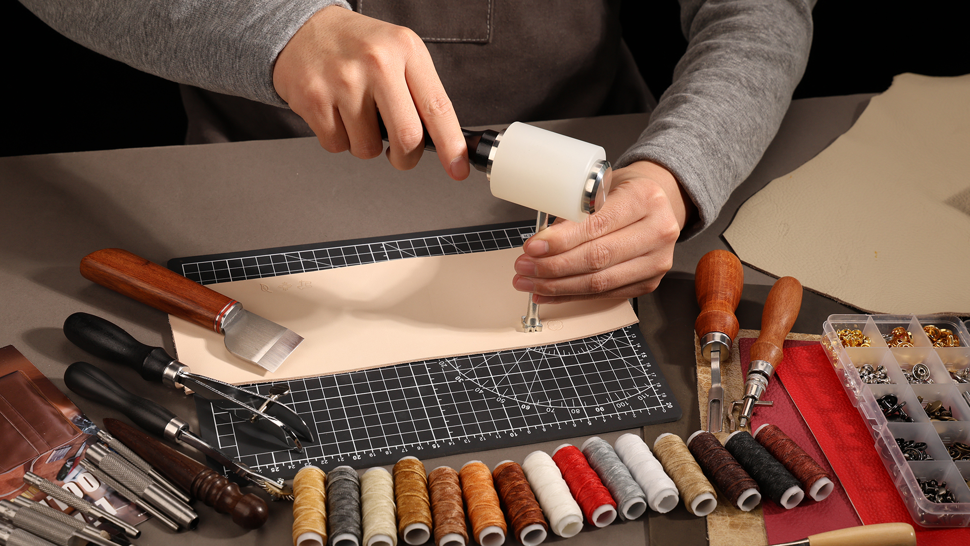 Amazon.com: TLKKUE Leather Tooling Kit Leather Craft Tools