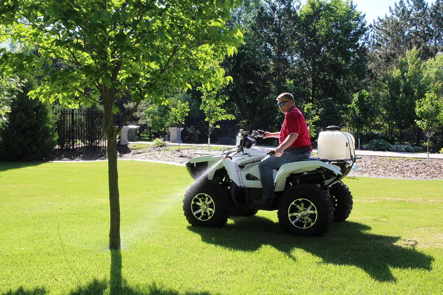 SSD-03-009B-MM 9 Gallon UTV & ATV Spot Sprayer - Everflo 1.0 Gpm