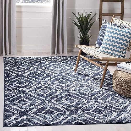 SAFAVIEH Adirondack Collection ADR131N - Alfombra moderna de 4 pies 6 pulgadas x 4 pies, color azul marinomarfil, no desprende pelusa, para sala de SAFAVIEH Adirondack Collection ADR131N - Alfombra moderna de 4 pies 6 pulgadas x 4 pies, color azul marinomarfil, no desprende pelusa, para sala de