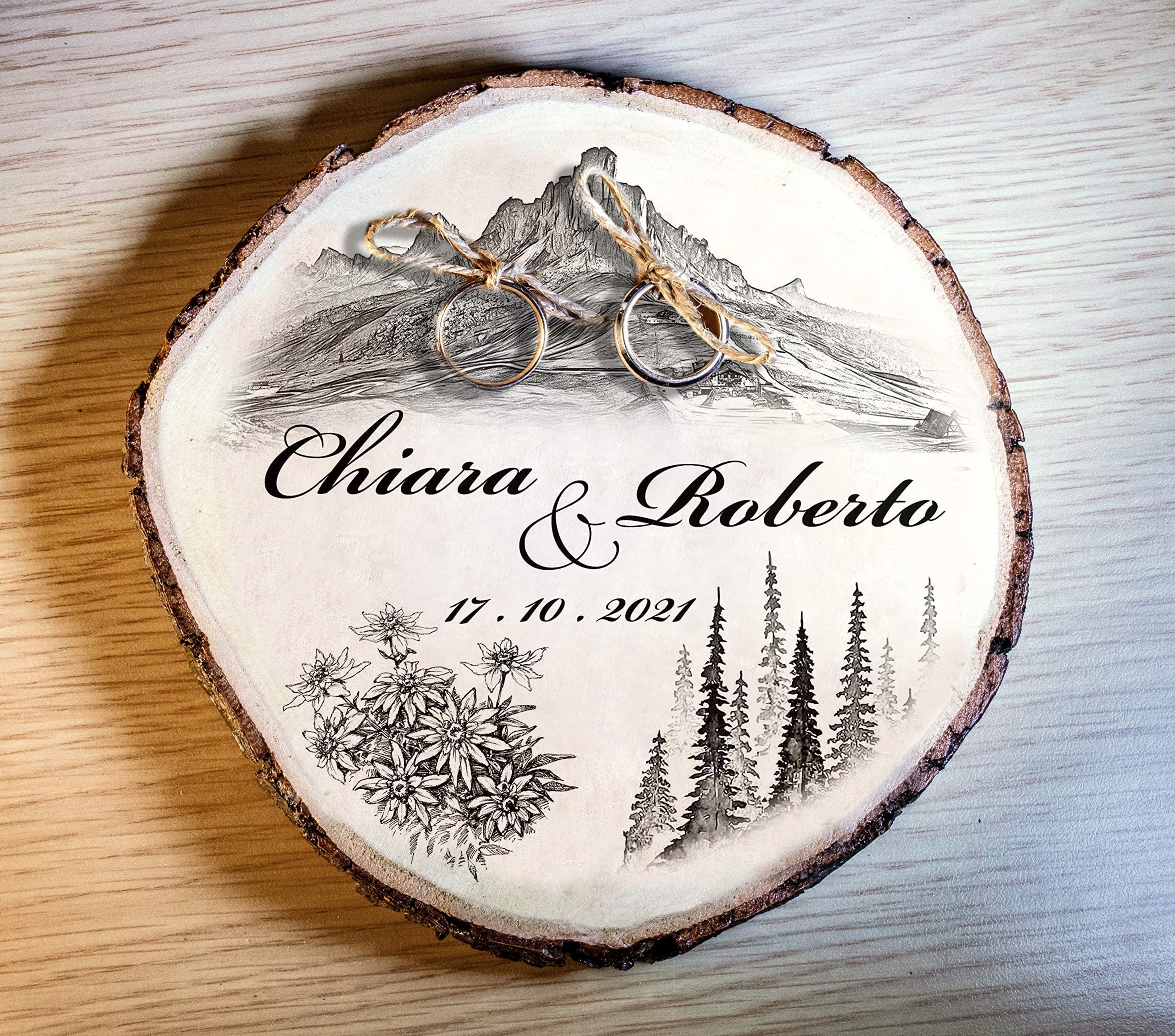 Generico Porta FEDI su Fetta di Legno 15/20 cm, Tema Alpino, Montagna, portafedi Personalizzato per Matrimonio o Altro Evento Speciale Anniversario, FEDI Nuziali