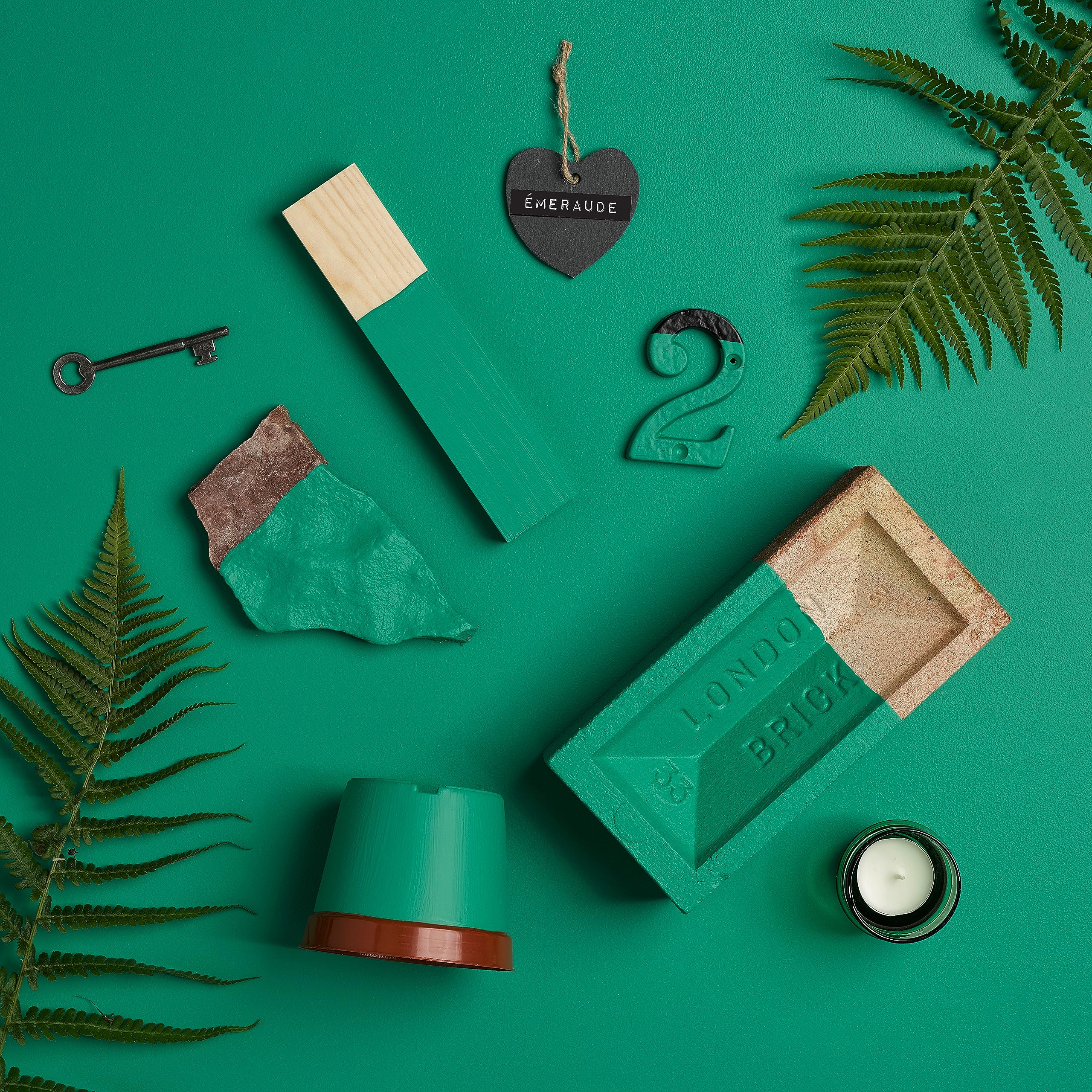 Rust-Oleum Peinture Verte Résistante à l'humidité pour Jardins, Finition Mate - Émeraude 750ml
