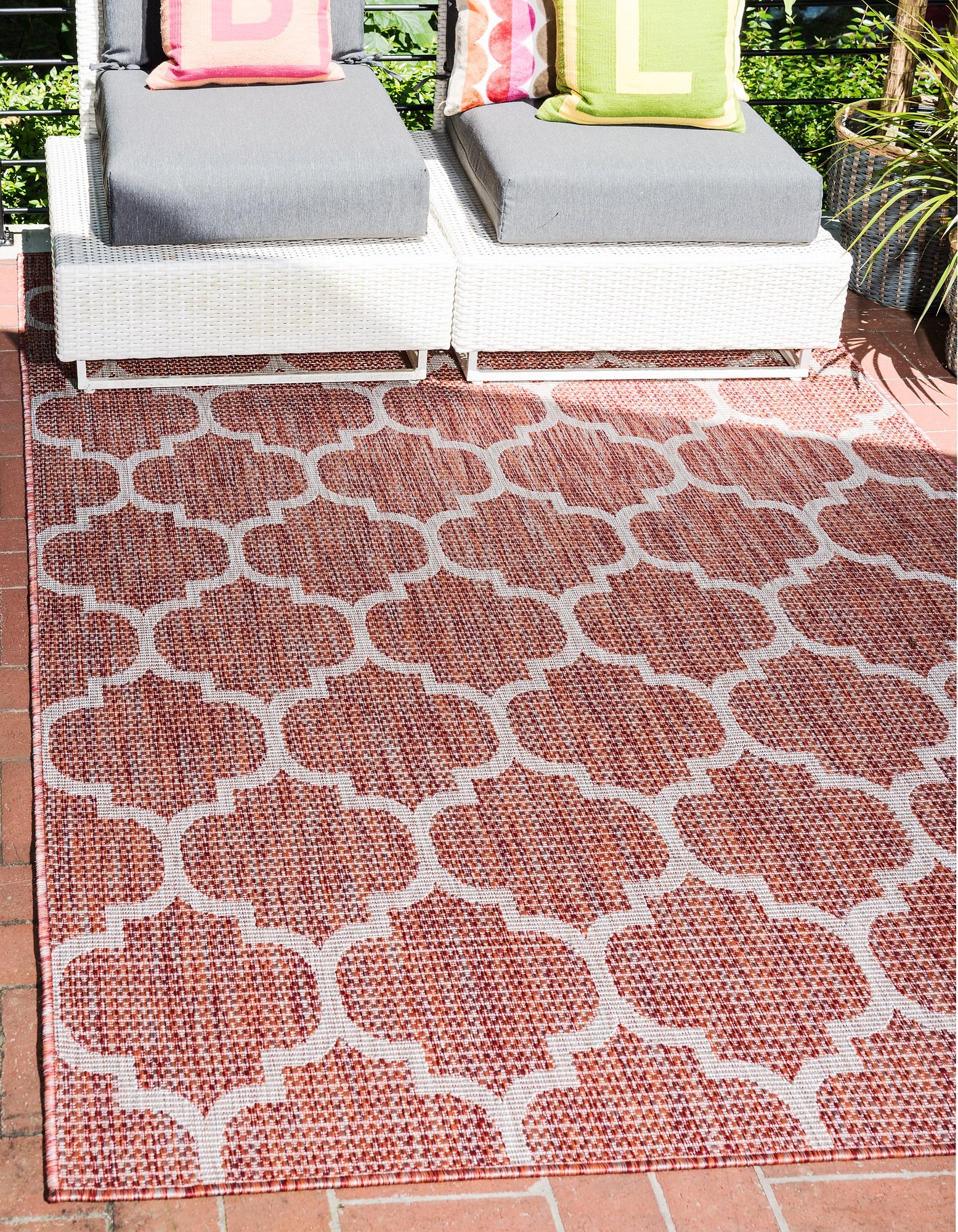 Unique Loom Outdoor Trellis Collection Area Rug (5' 3" x 8' Rectangle, Rust Red/ Ivory)