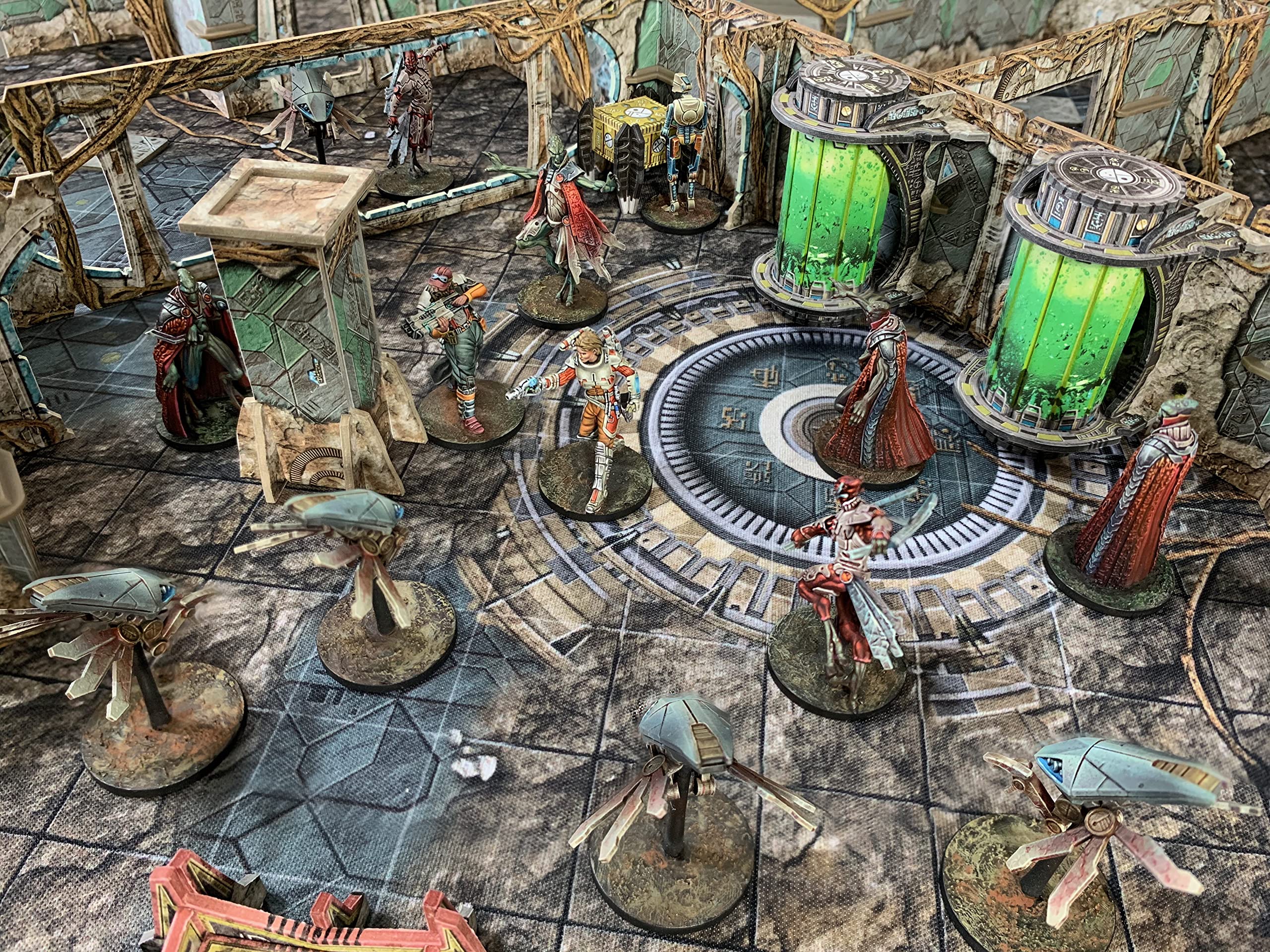 Battle Systems Core Space First Born - Miniatury science fiction gra planszowa - Cyberpunk 28 mm figurki science fiction do wojny 40K - modułowy teren do gier 3D - (zestaw startowy dla noworodków)