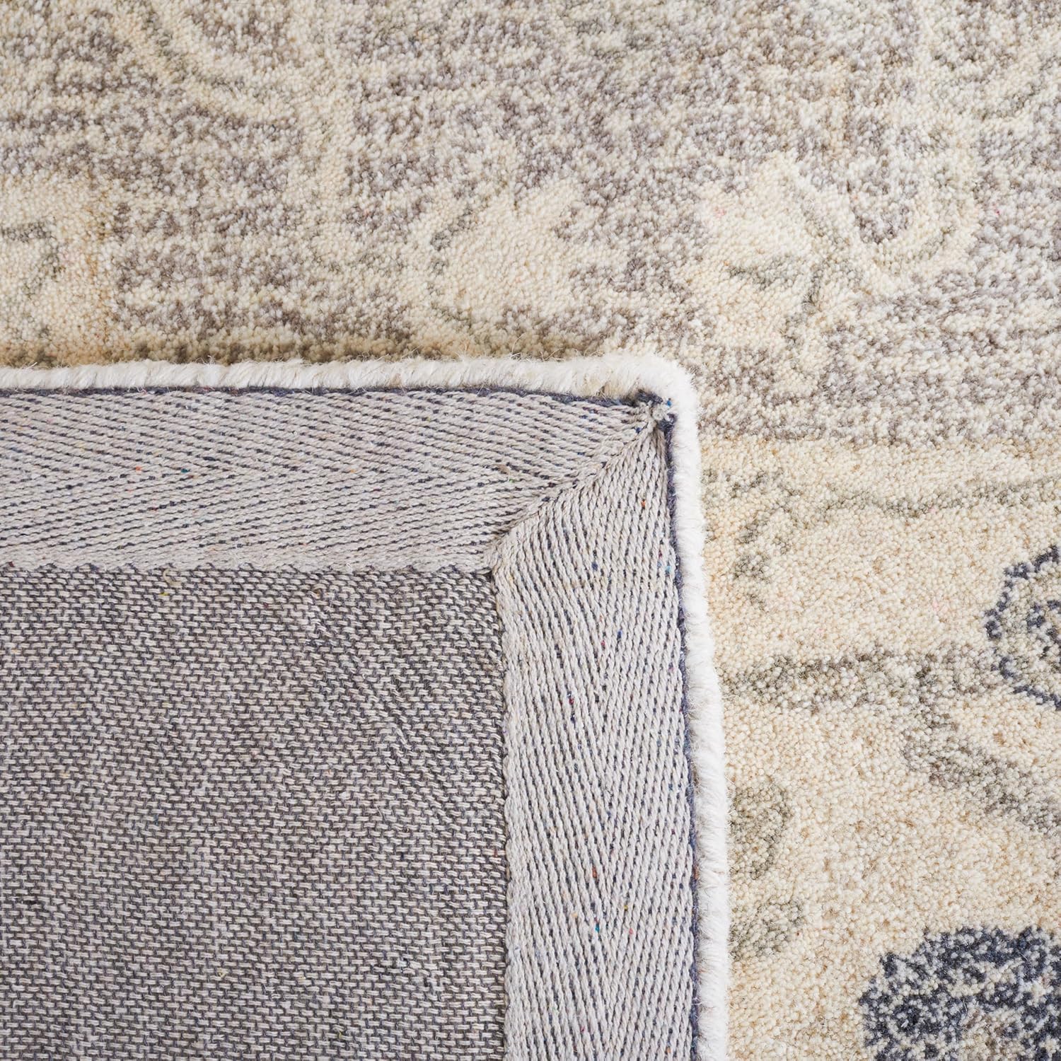 SAFAVIEH Metro Collection Runner Rug - 2'3" x 8', Ivory & Beige, Handmade Oriental Medallion Wool, Ideal for High Traffic Areas in Living Room, Bedroom (MET617A)