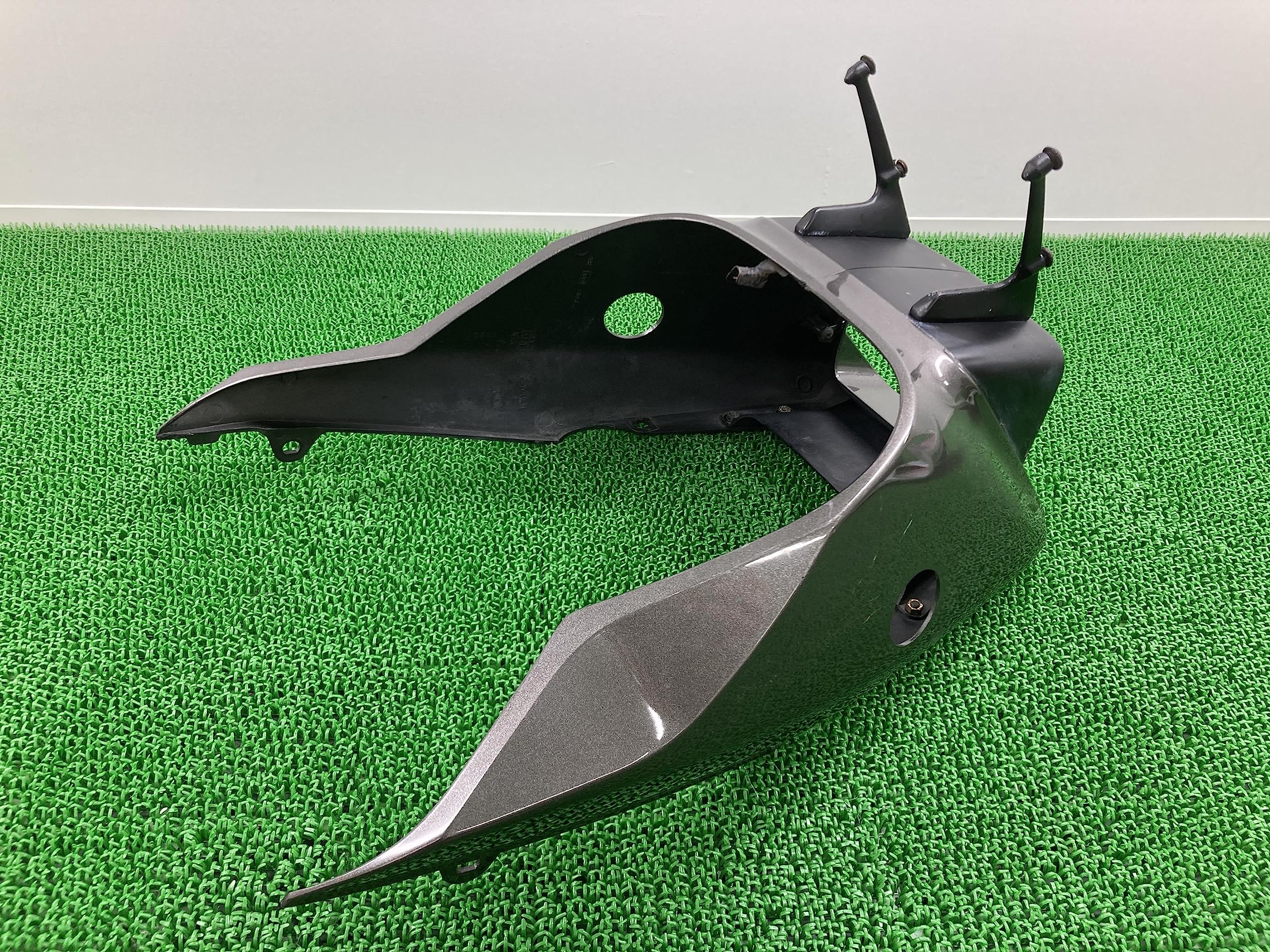 Amazon | GSX250Sカタナ アッパーカウル ガンM 45D0 スズキ 純正 中古