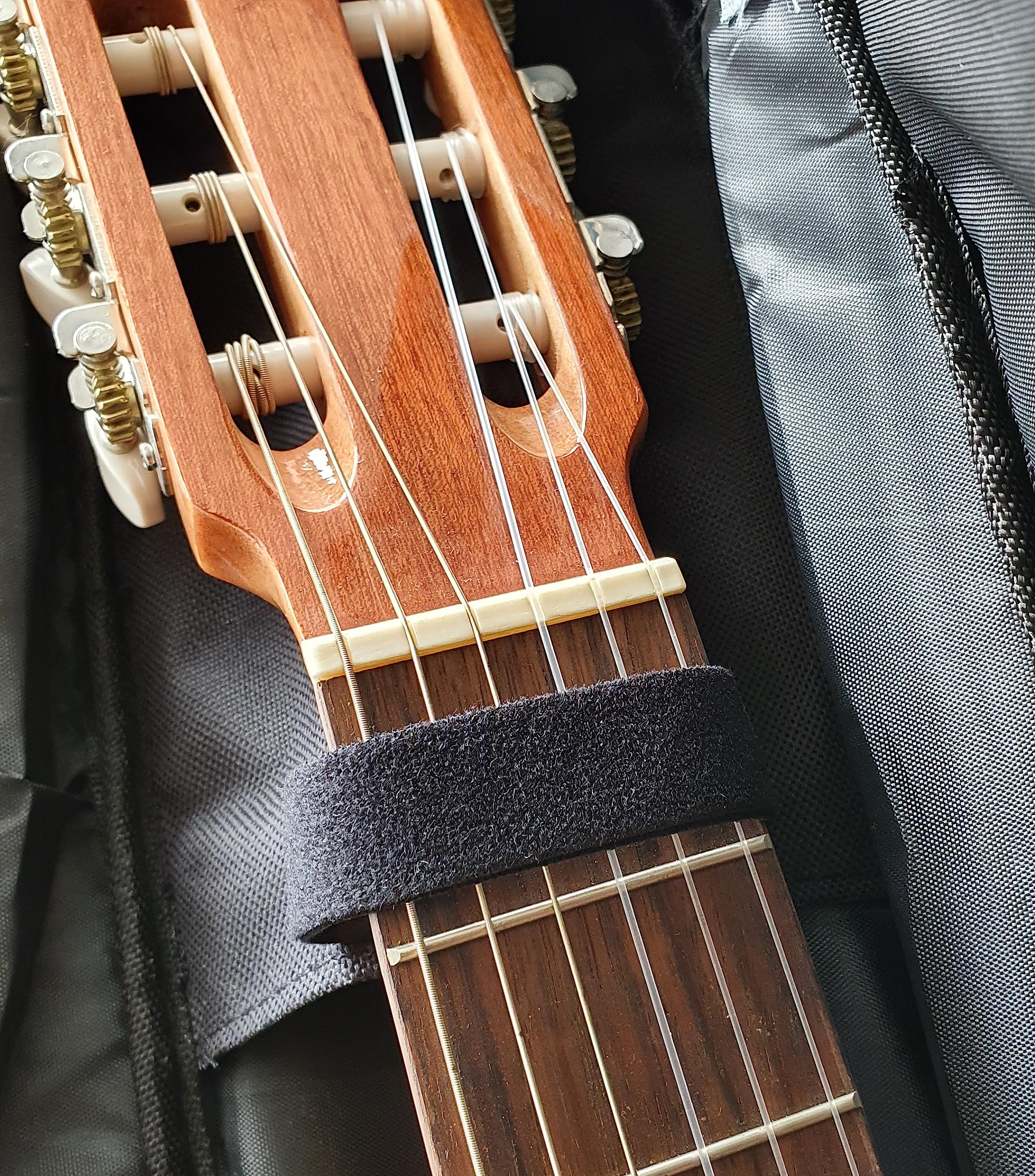 Rockstar - Funda Impermeable y Acolchada 8mm Guitarra Clásica Española Flamenco GC20 Mochila Doble Correa Reforzada Bolsillos - Rockmusic