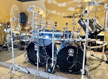 Portable Drum Shields Drum Sound Barrier 22 Inch - 2 Pack Sound Baffles Crystal Clear Acrylic Cymbals Shields Drums Kit, Muffles Live Recording Standard Mounting On All Cymbal Stands Acrylic Shield