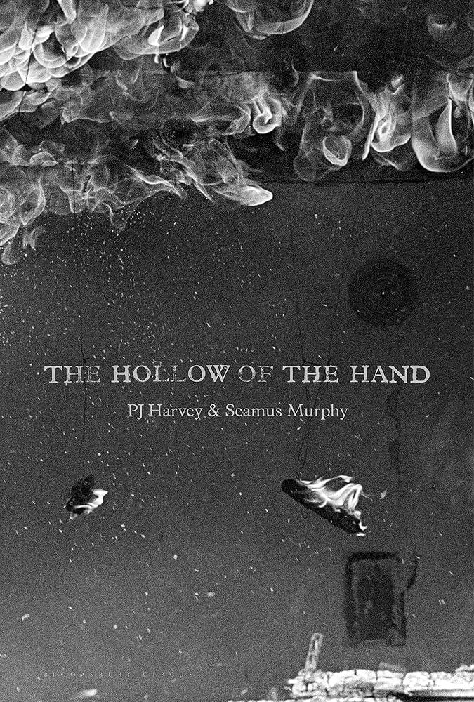 絶版 PJ Harvey 「The Hollow of the Hand」大型本 絶版 PJ Harvey 「The Hollow of the Hand」大型本 絶版 PJ