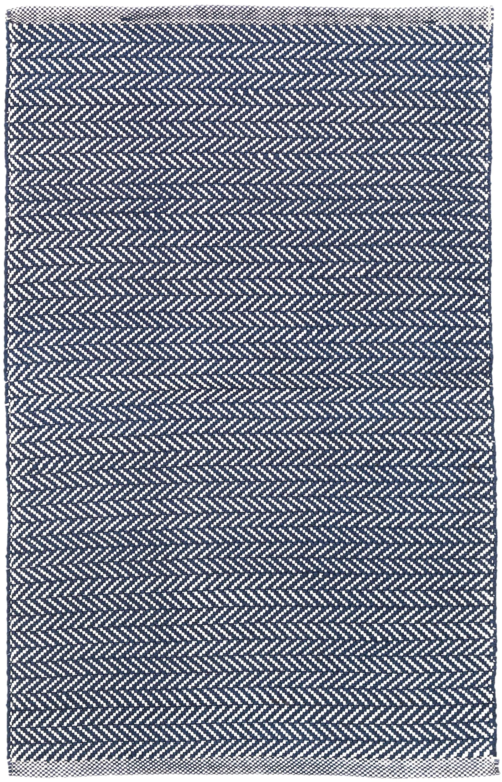 Dash and Albert Herringbone Indoor/Outdoor Area Rug - 6' x 9' Indigo & White Geometric Handwoven Washable Accent Rug Durable, Fade Resistant, High