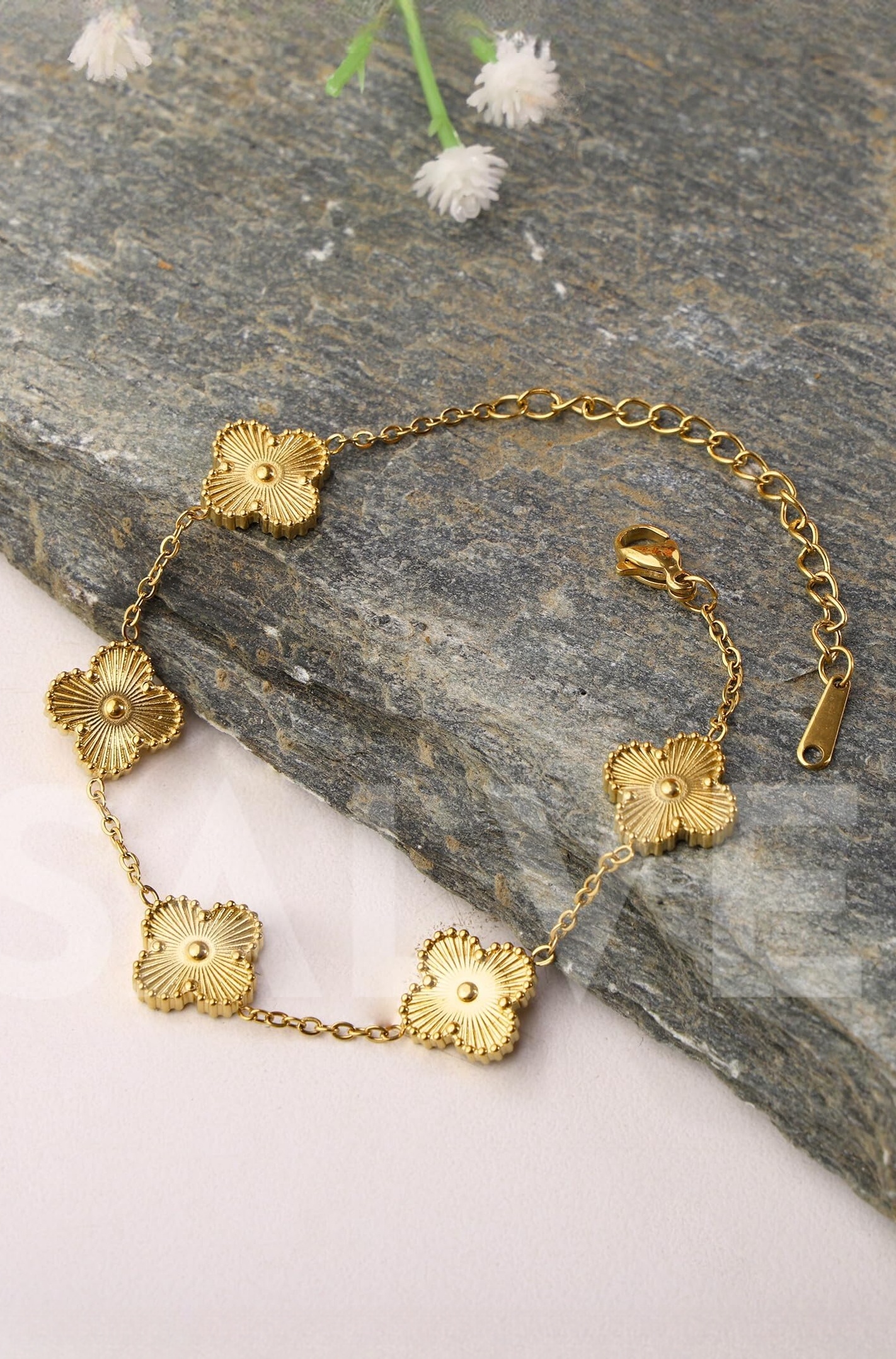 Clover Anti Tarnish Bracelet for Women Stylish | Stainless Steel Bracelet for Woman | Fashion Jewellery for Women Aesthetic Accessories for Girls Chain Bracelet Gold