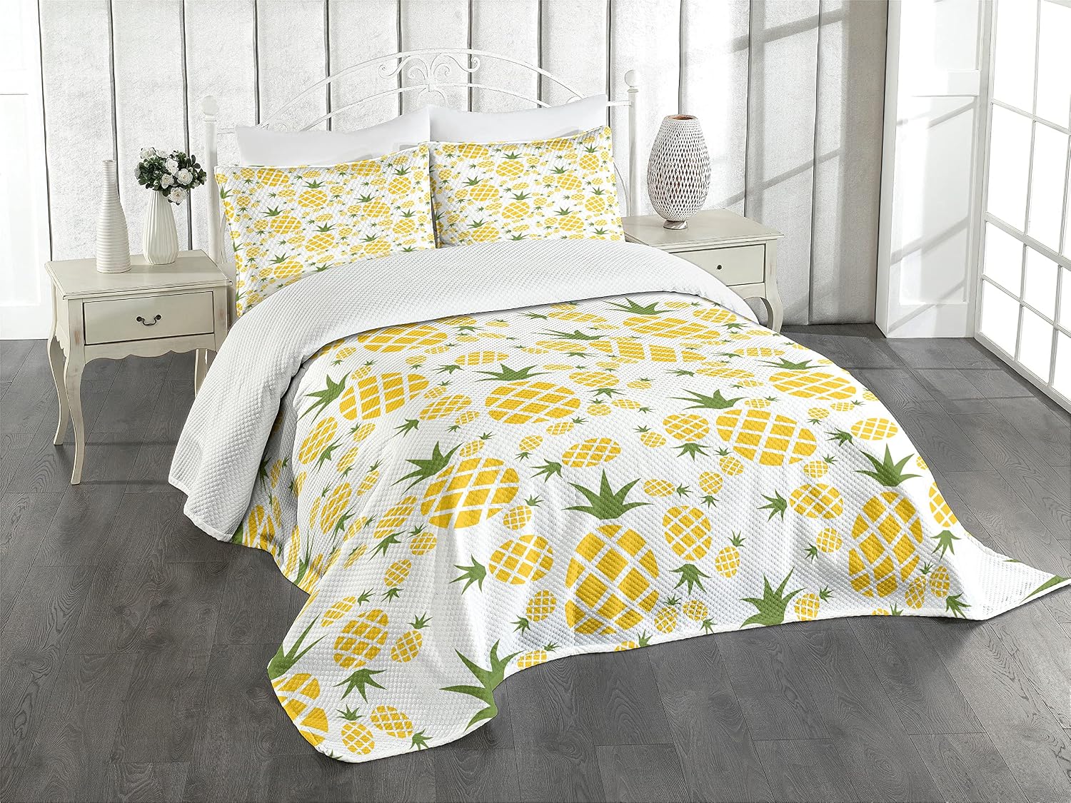 Lunarable Pineapple Bedspread, Funny Pattern of Simplistic Ananas Fruit Repeating Modern Minimal Print, Decorative Quilted 3 Piece Coverlet Set with 2 Pillow Shams, Queen Size, Olive Green Mustard