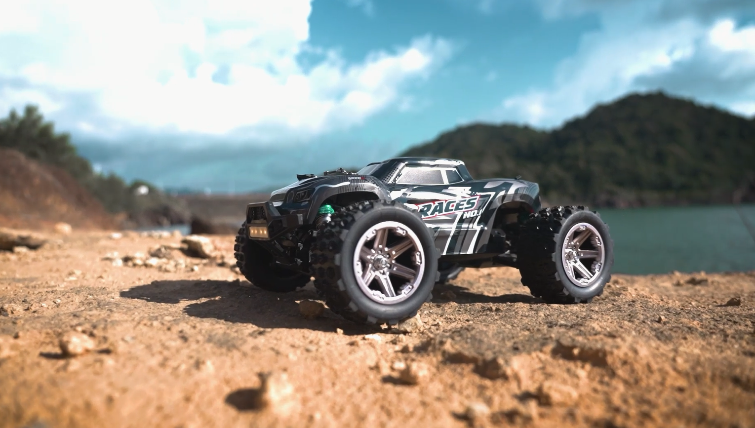 Amazon.com: DEERC 8618 1/16 Fast Brushless RC Cars for Adults, Max