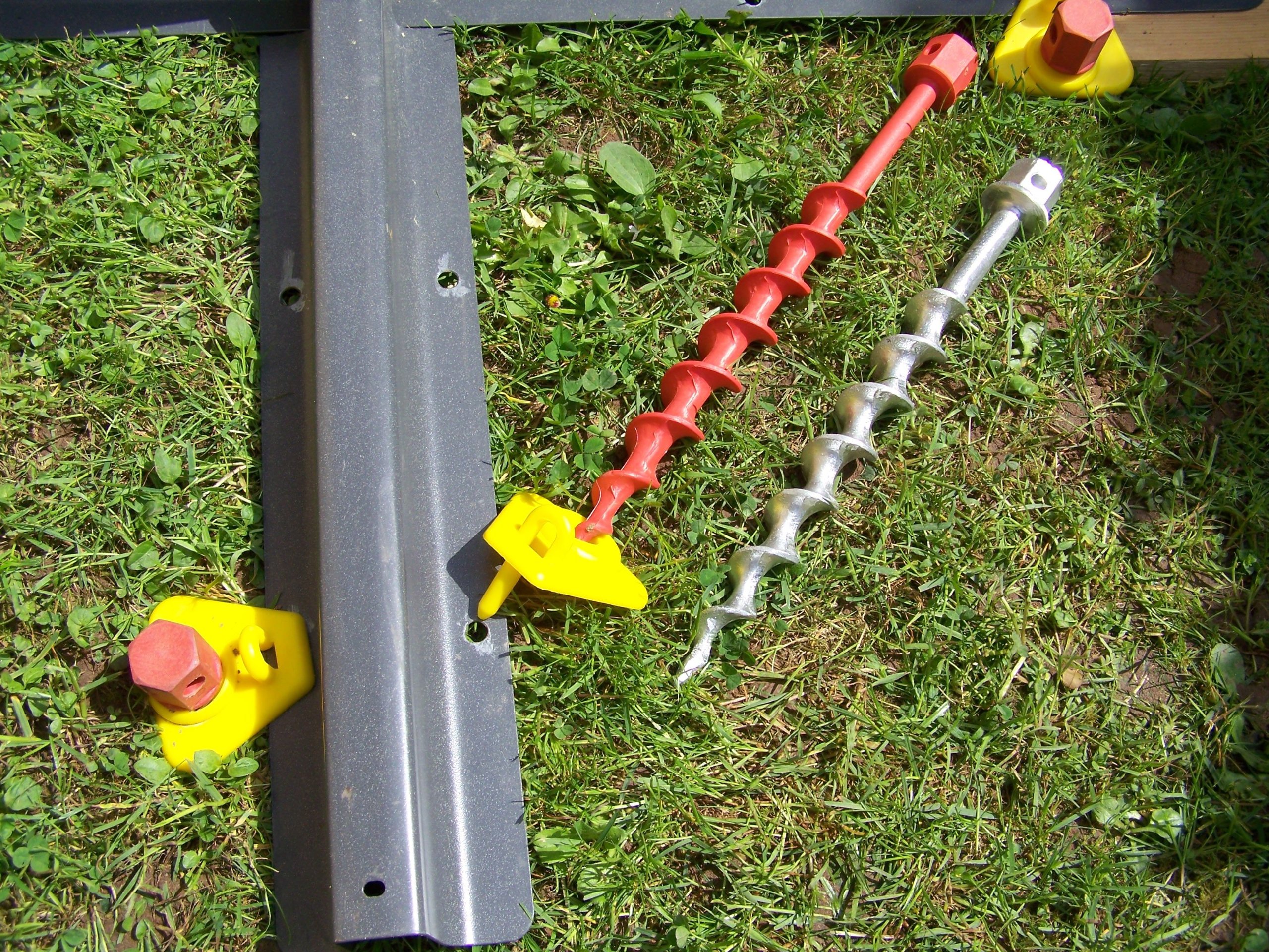 SCHIRMSTÄNDER - BODEN BEFESTIGUNG - ALU-FIX mit 2 Erdschrauber Wurmi® ALUMINIUM HERINGE 30 cm Lang - Set besteht aus 2 x Hakenstiftplatte + 2 x ALUMINIUM - Schraubheringen - STABIELO - Wurmi-Produkte ®MADE in GERMANY - LANGZEIT-TEST bestanden - INNOVATION