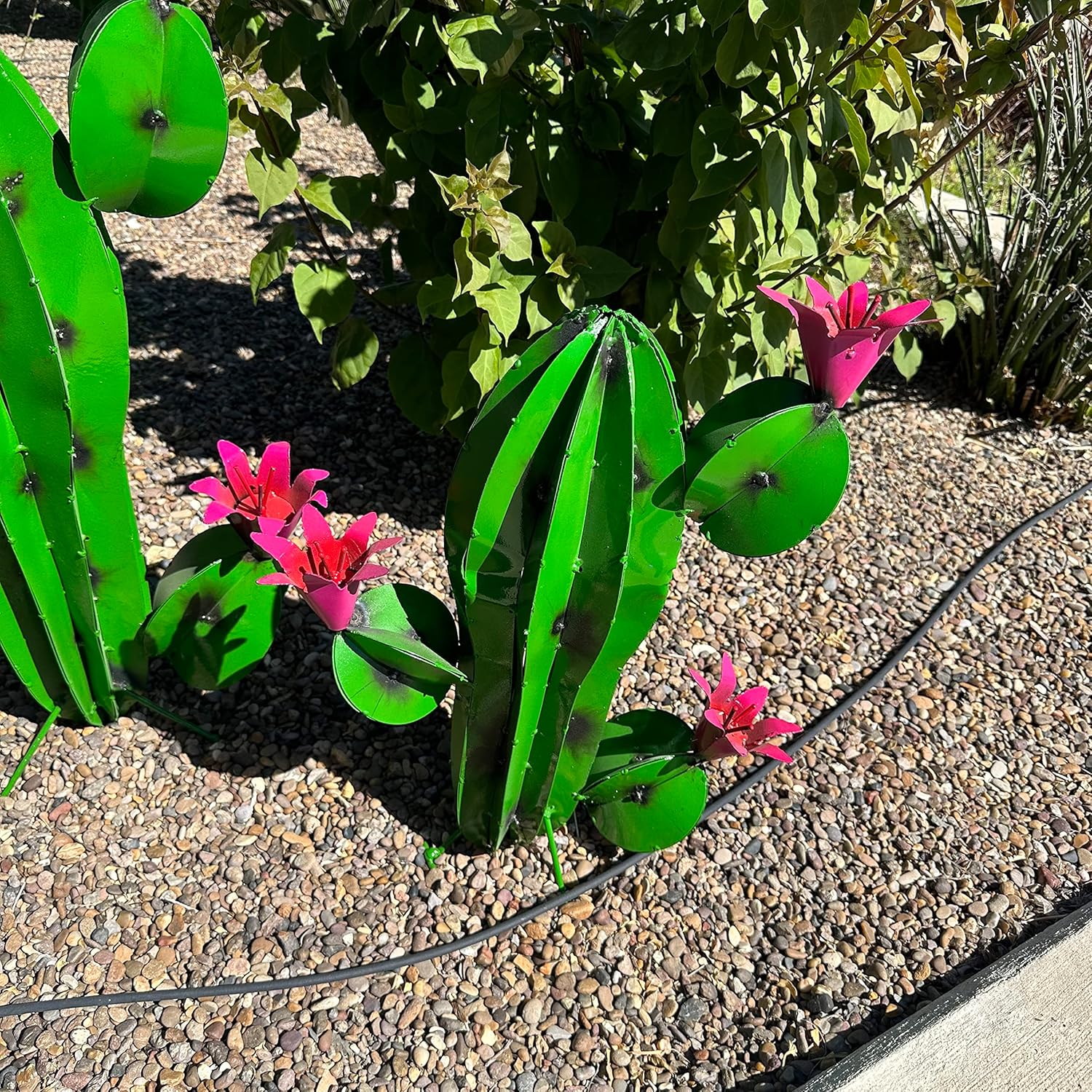 Metal Peanut Cactus - Garden Art (Green (18 inches))