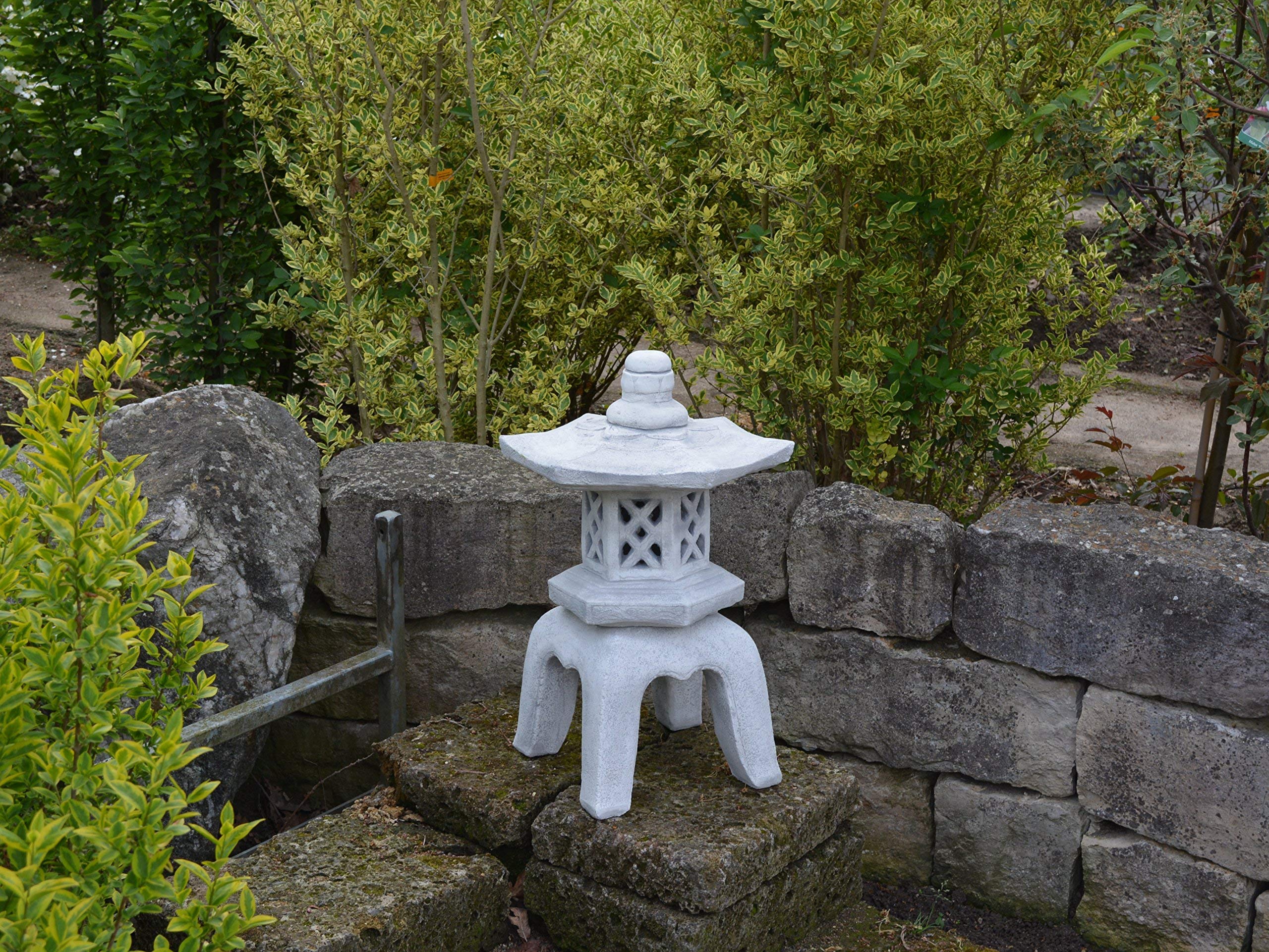 gartendekoparadies.de Yukimi Japanische Steinlaterne aus Steinguss, Grau, Frostsicher für Außenbereich, H. 55 cm, 25 kg