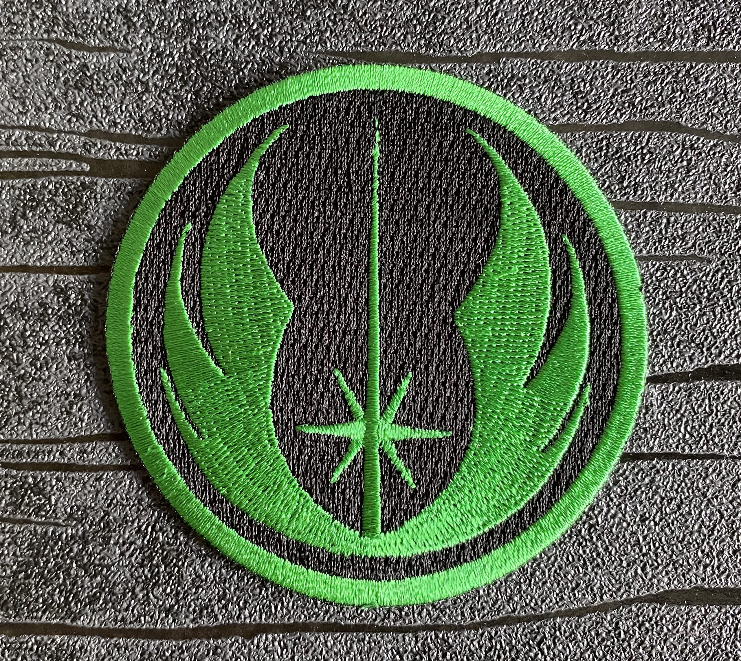 Cusson Brod Thermocollant Ordre Jedi 75 Mm En Vert Et